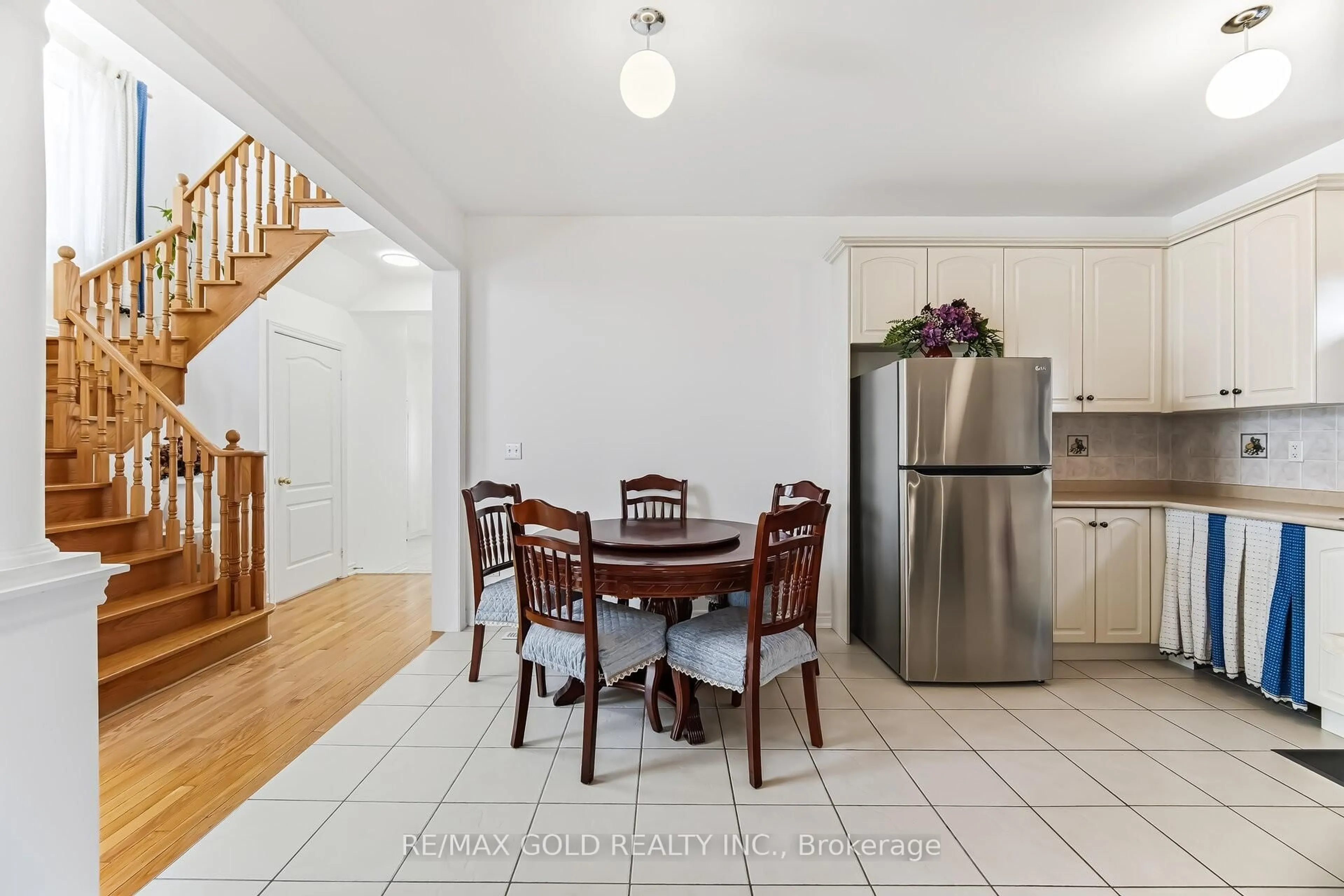 Unknown for 5 Attmar Dr, Brampton Ontario L6P 2R4