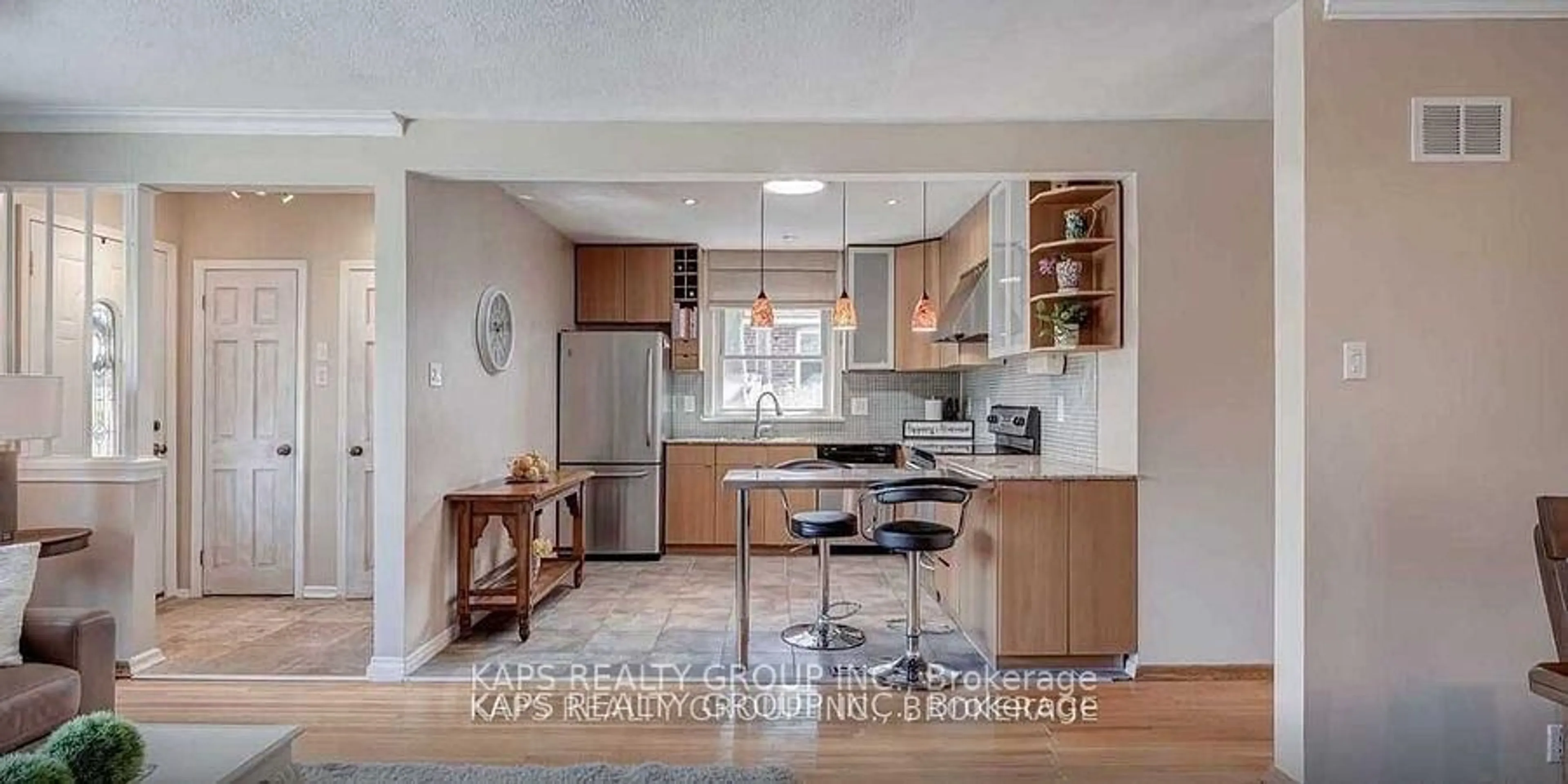 Open concept kitchen, unknown for 10 Wanita Rd, Mississauga Ontario L5G 1B1
