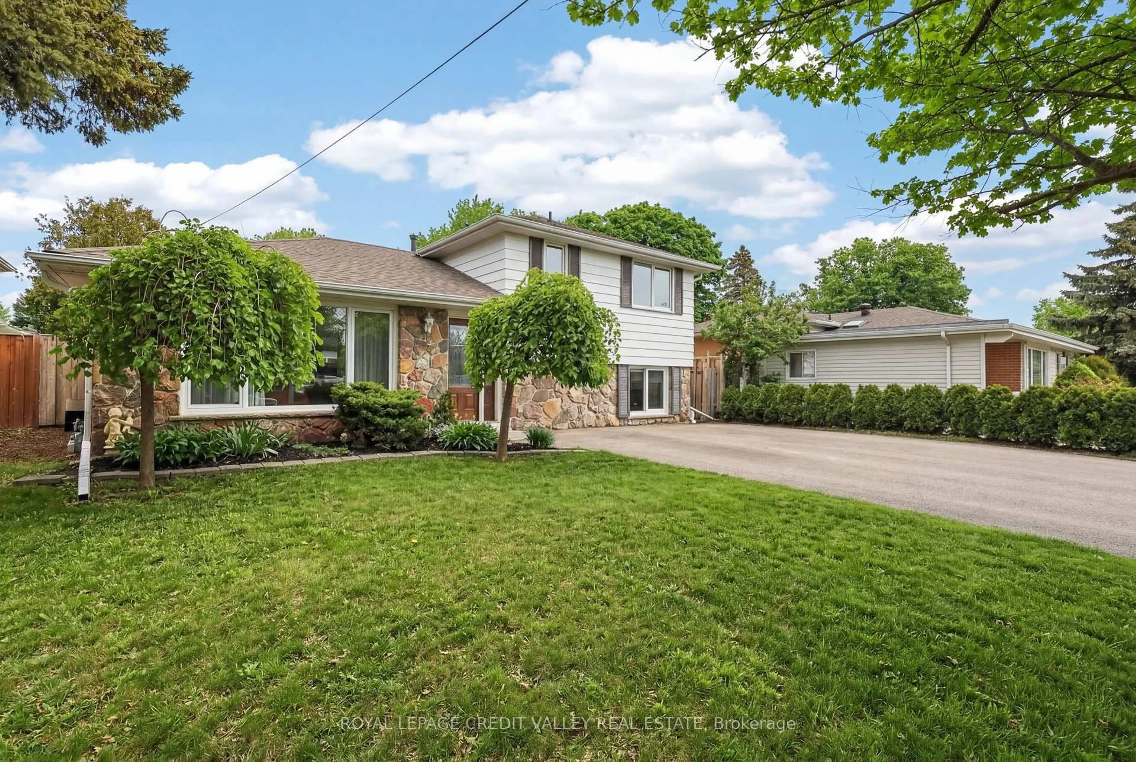 Home with brick exterior material, street for 41 Staveley Cres, Brampton Ontario L6W 2S1