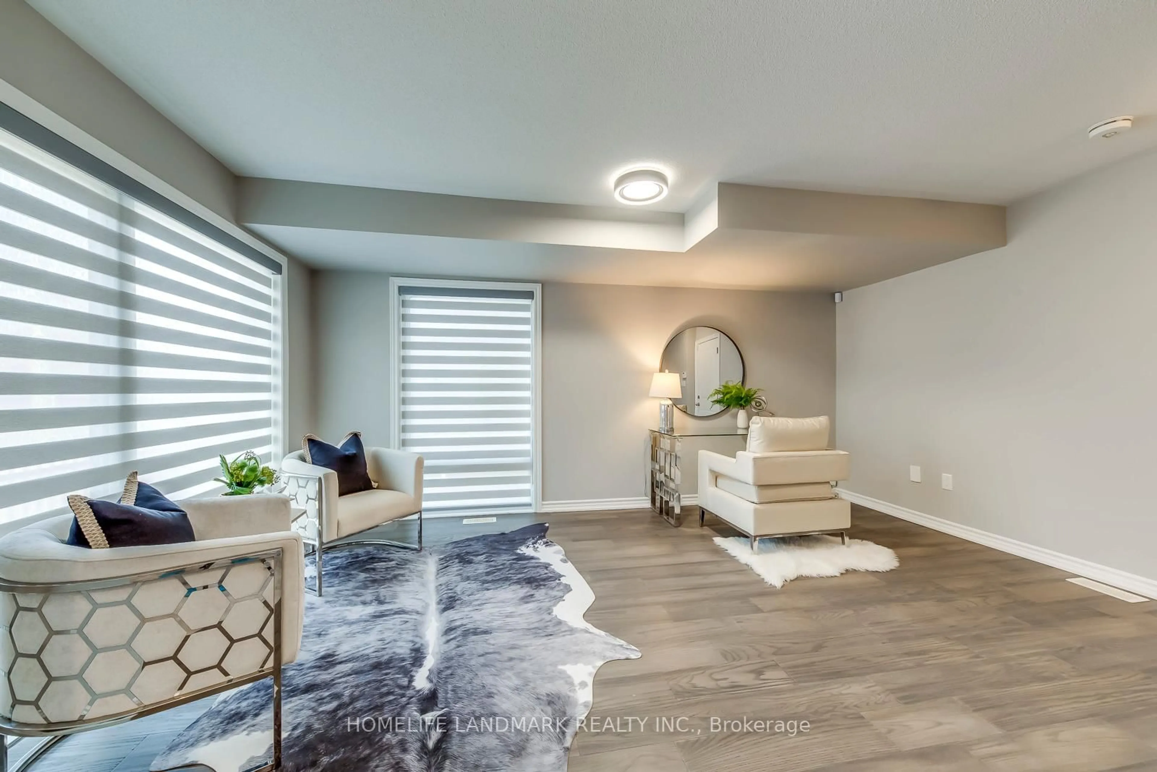 Indoor entryway for 2485 Badger Cres #Unit 7 -, Oakville Ontario L6M 5L9