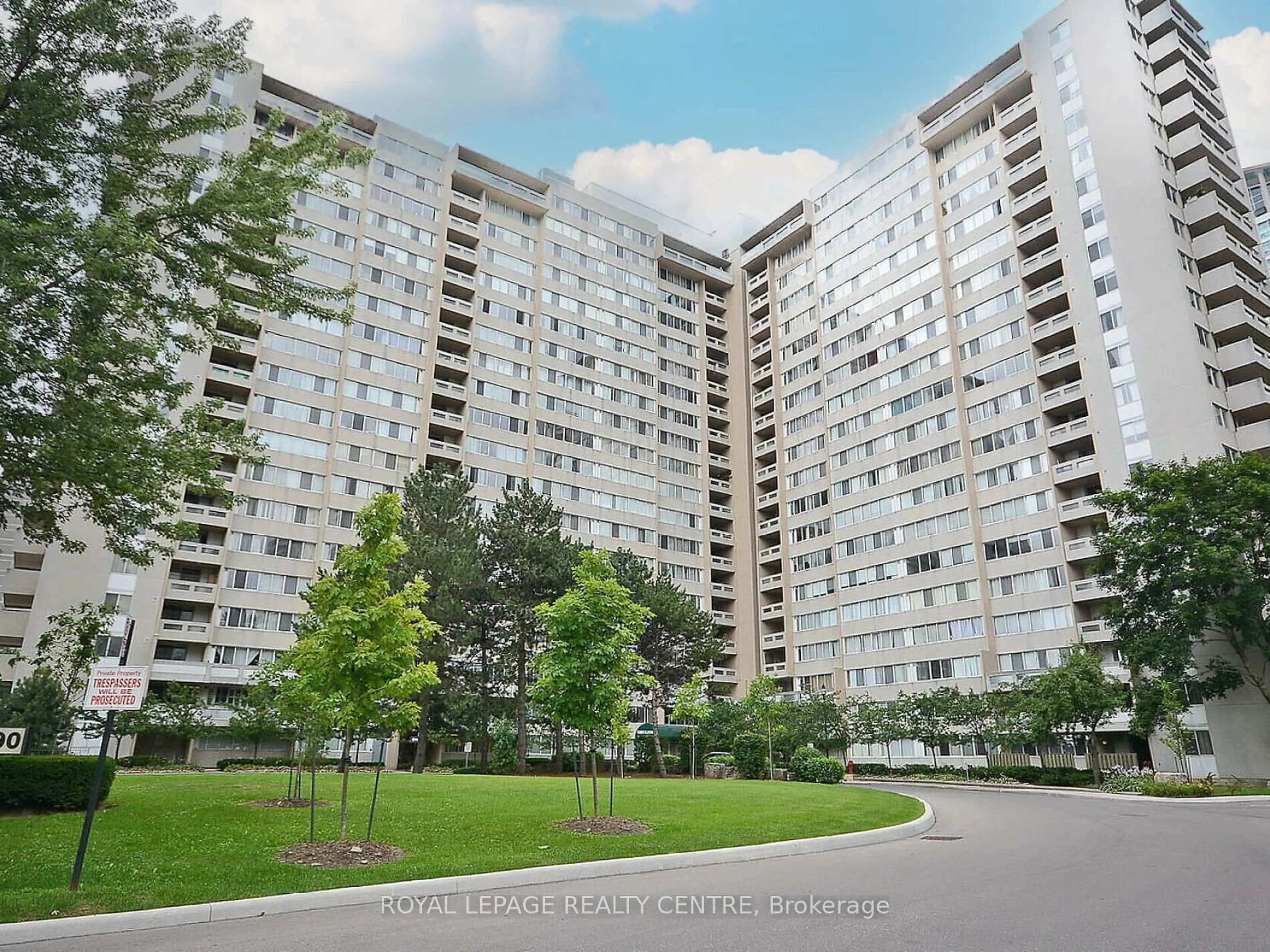 Unknown for 3590 Kaneff Cres #1604, Mississauga Ontario L5A 3X3