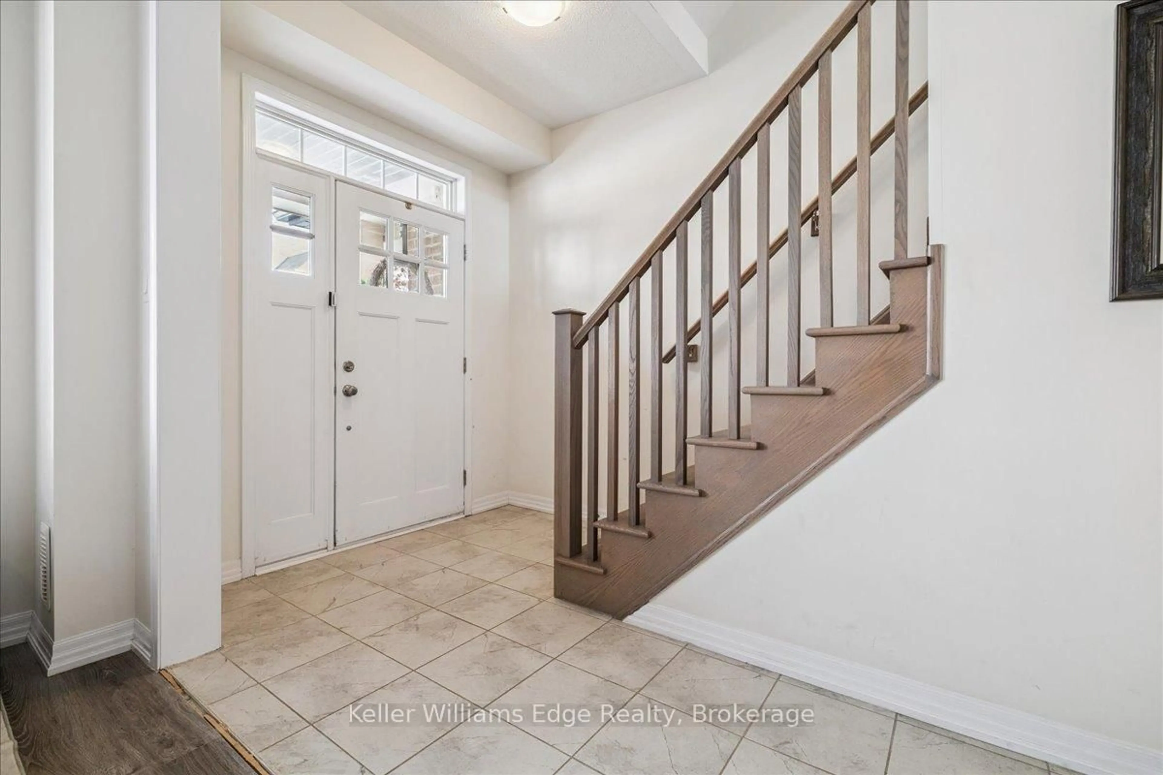 Indoor entryway for 244 Harold Dent Tr, Oakville Ontario L6M 1S2