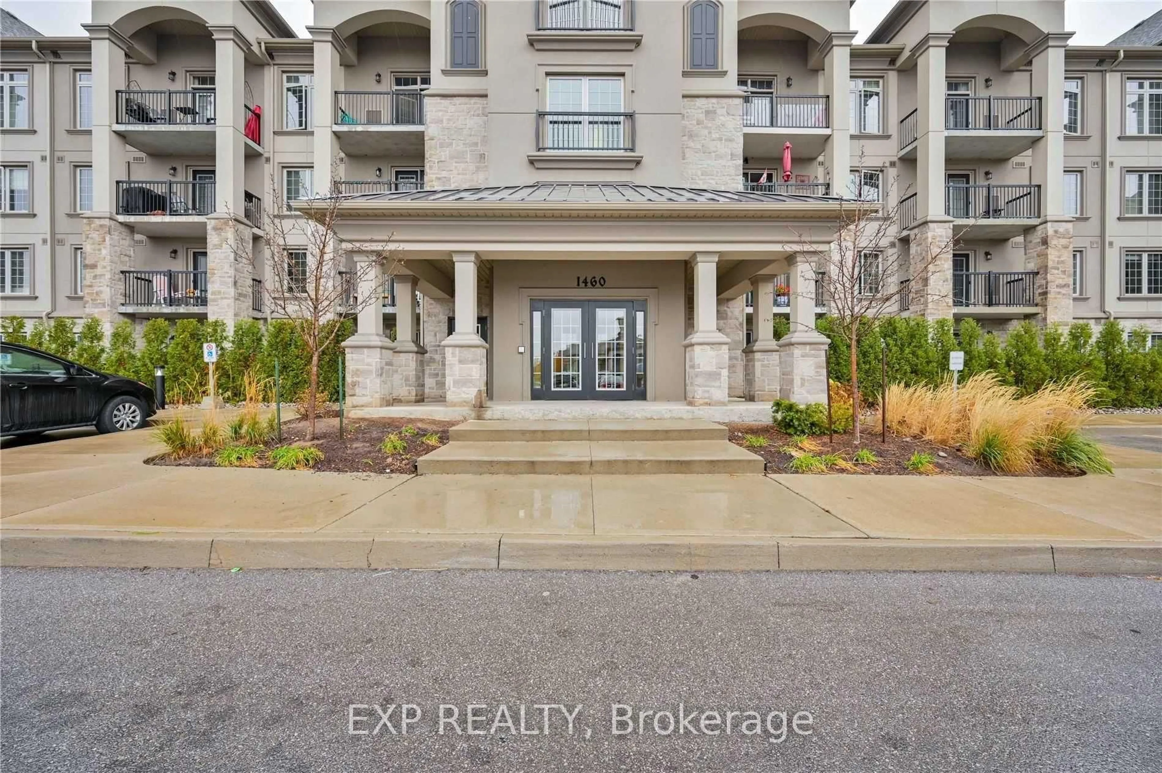 Indoor entryway for 1460 Main St #104, Milton Ontario L9T 8W5