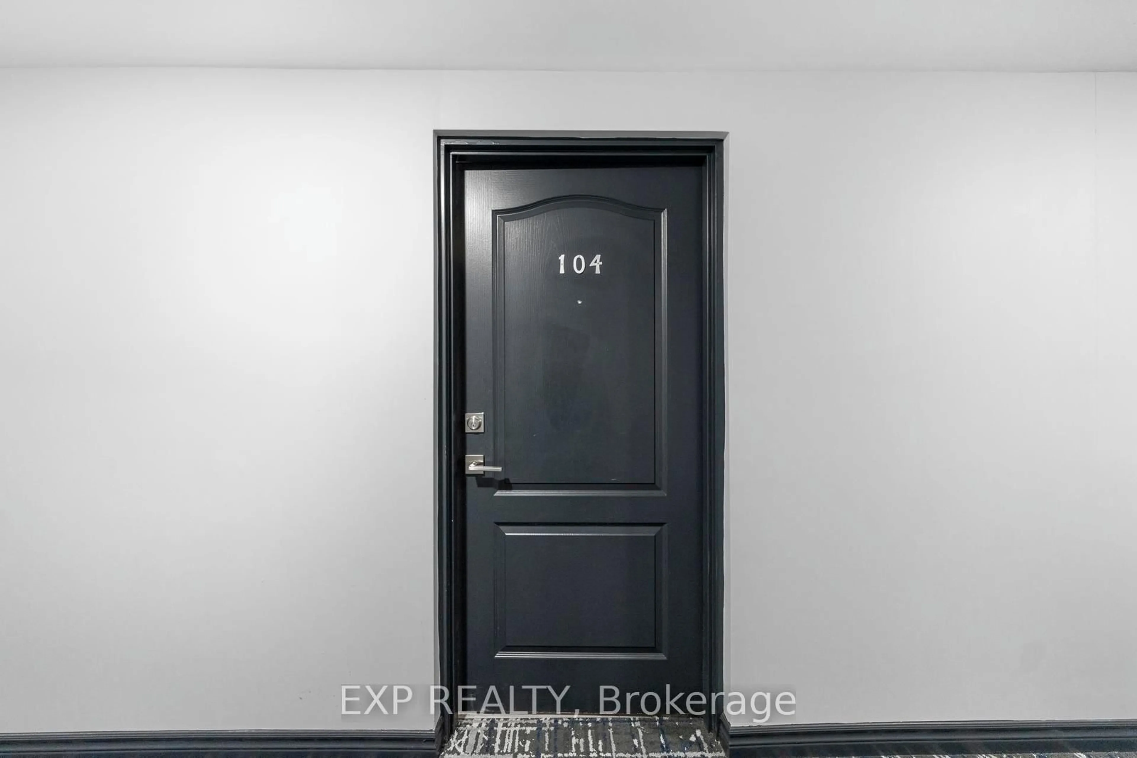 Indoor entryway for 1460 Main St #104, Milton Ontario L9T 8W5