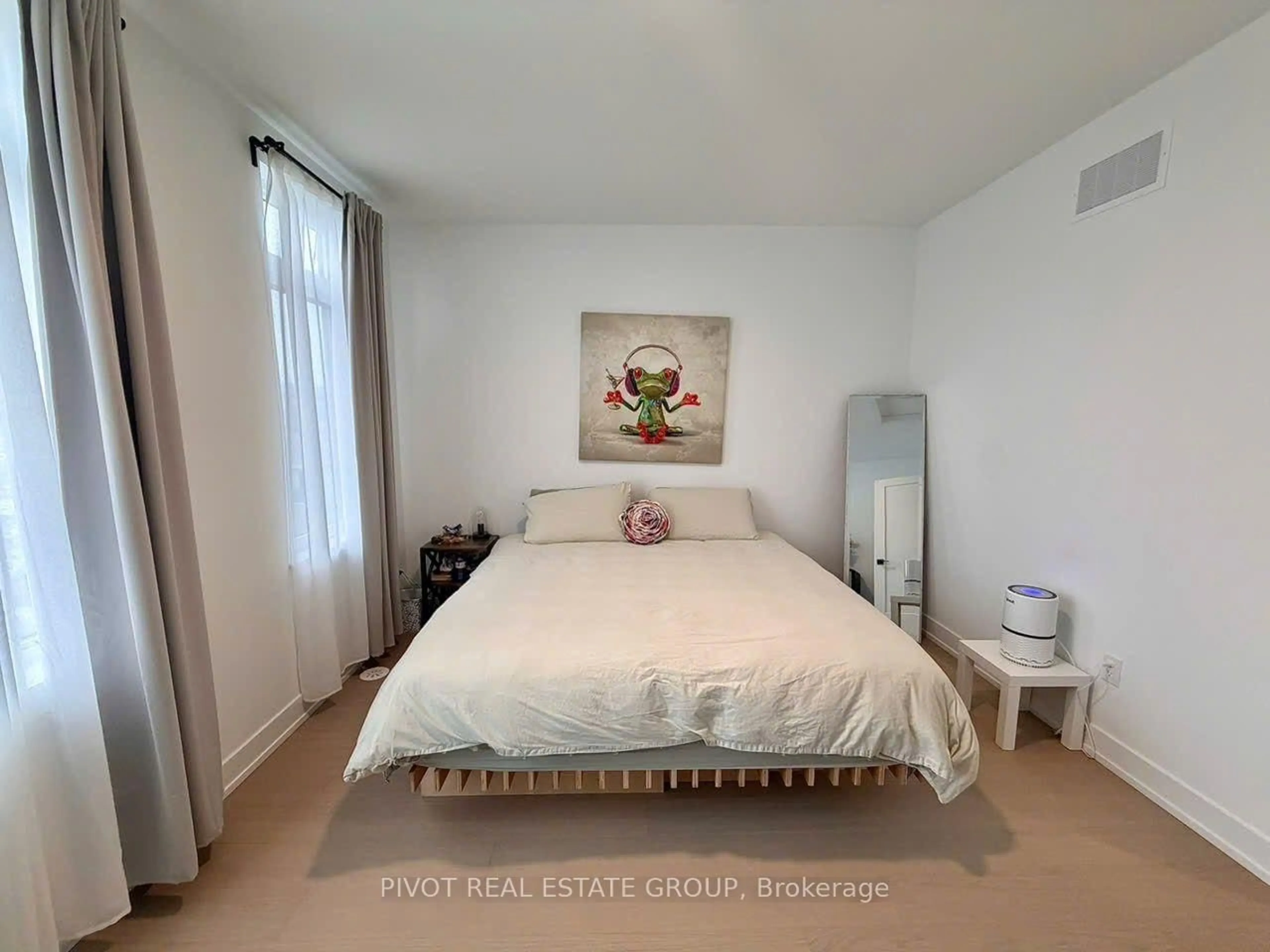 A pic of a room for 35 Lou Parsons Way #64, Mississauga Ontario L5H 0B2