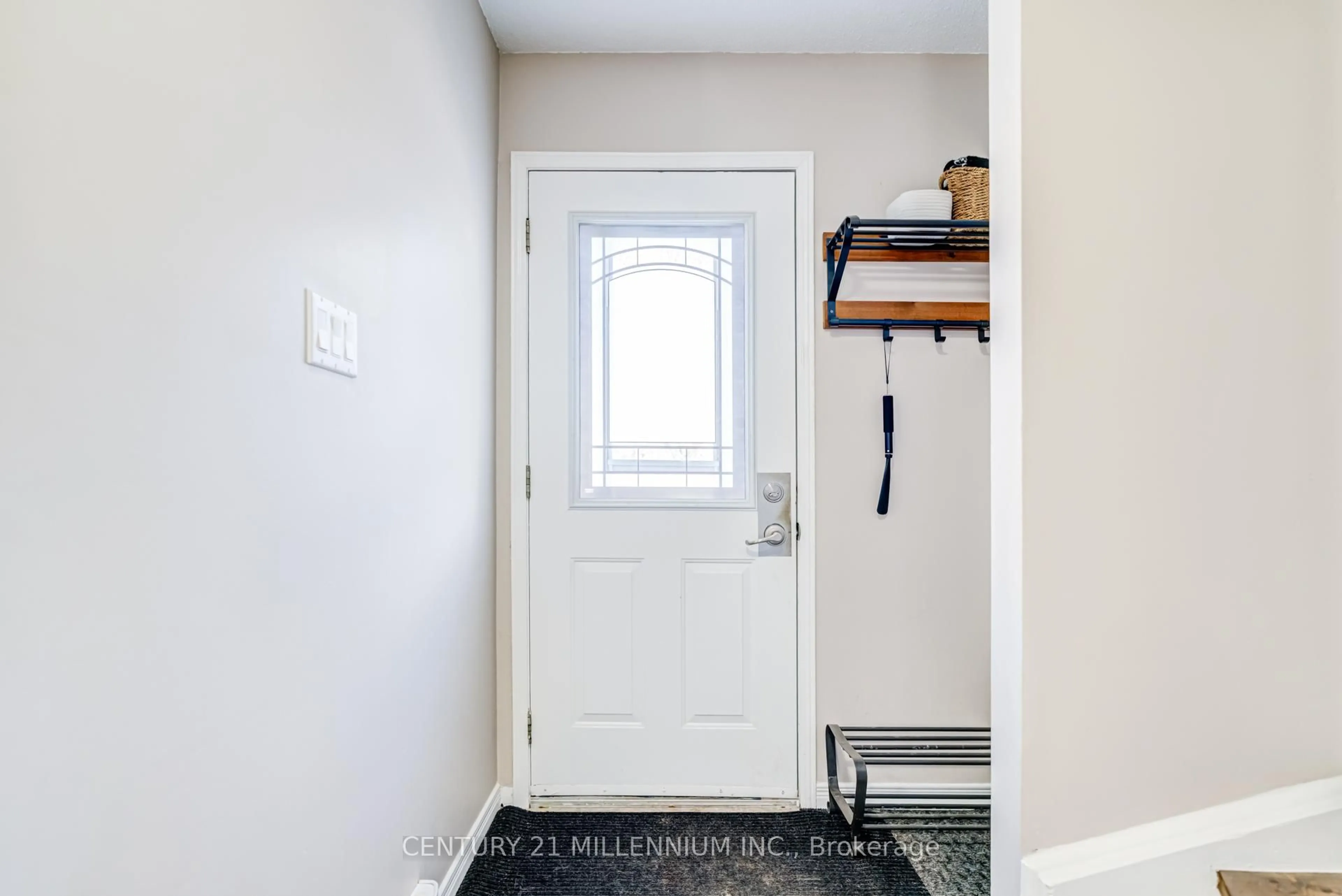 Indoor entryway for 31 Parkview Dr #56, Orangeville Ontario L9W 4J1