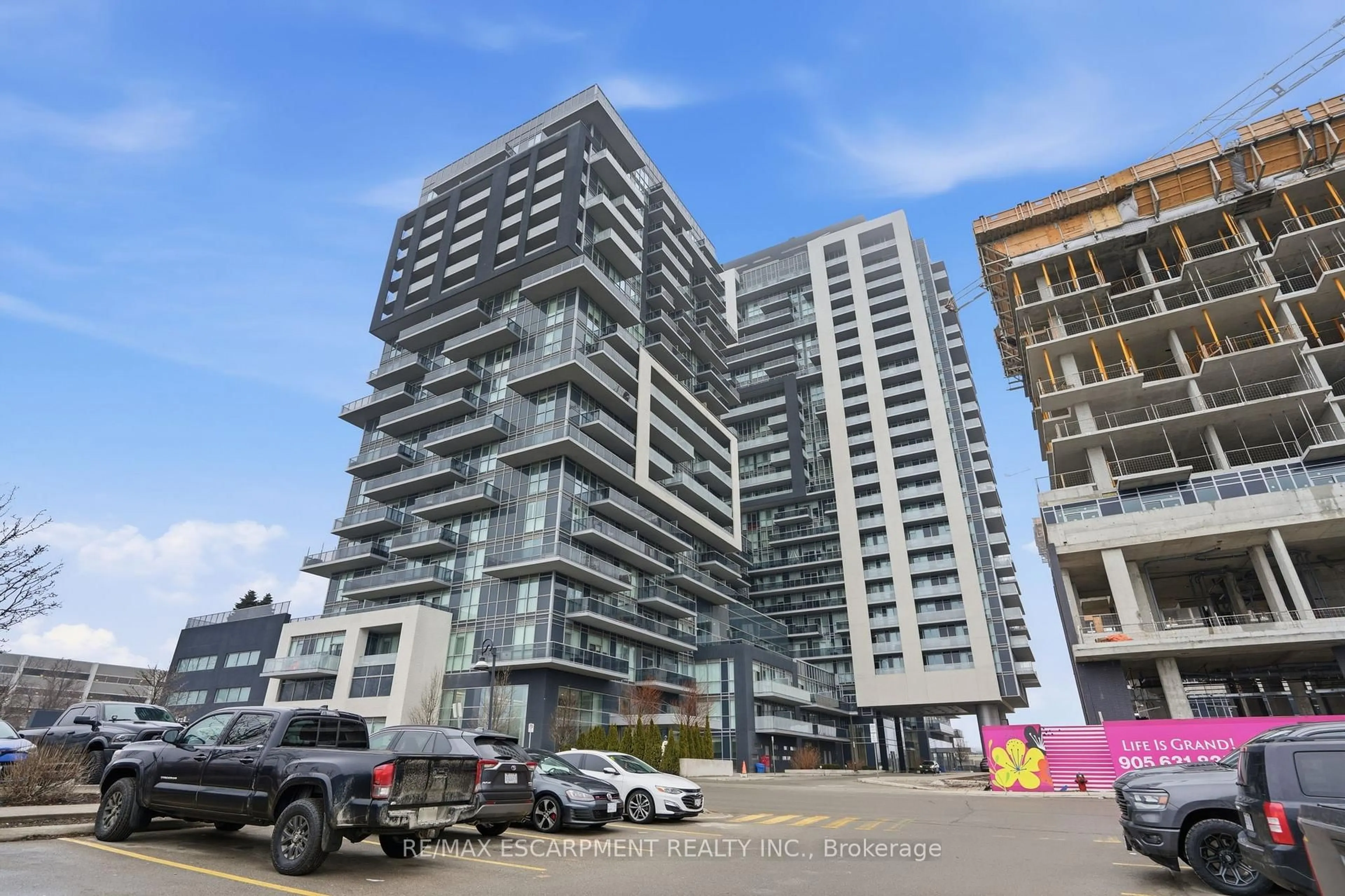 Unknown for 2087 Fairview St #1310, Burlington Ontario L7R 0E5