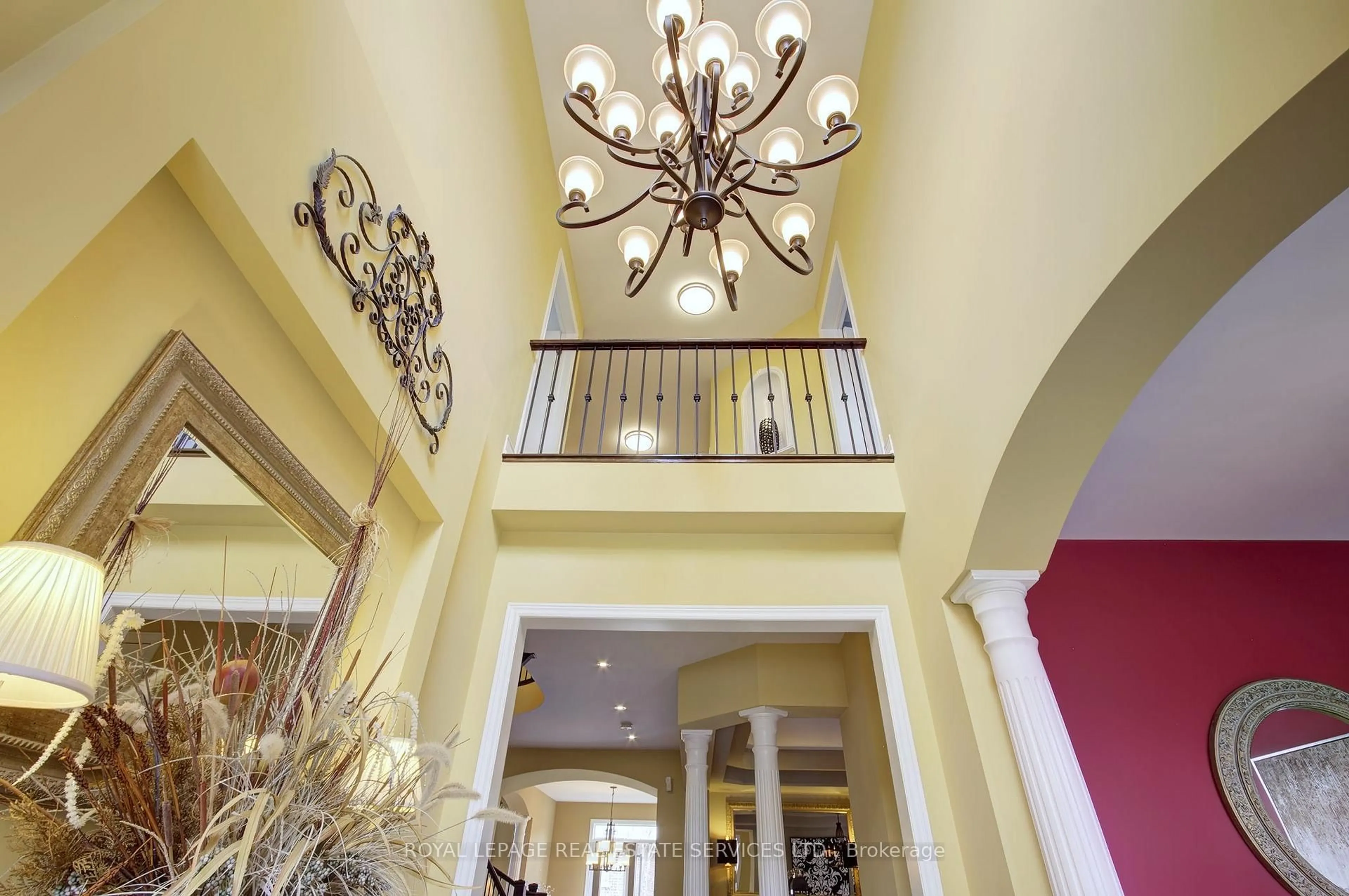 Indoor foyer for 3244 Ribble Cres, Oakville Ontario L6M 0B1