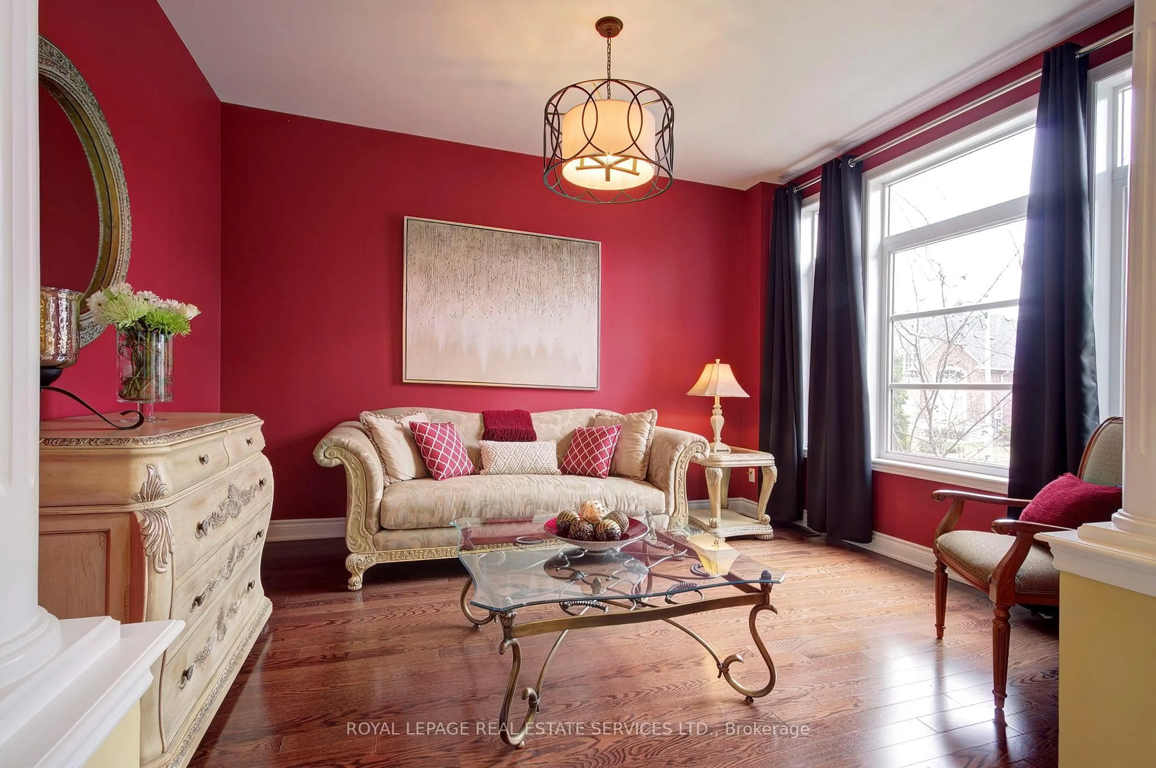 Living room with furniture, unknown for 3244 Ribble Cres, Oakville Ontario L6M 0B1