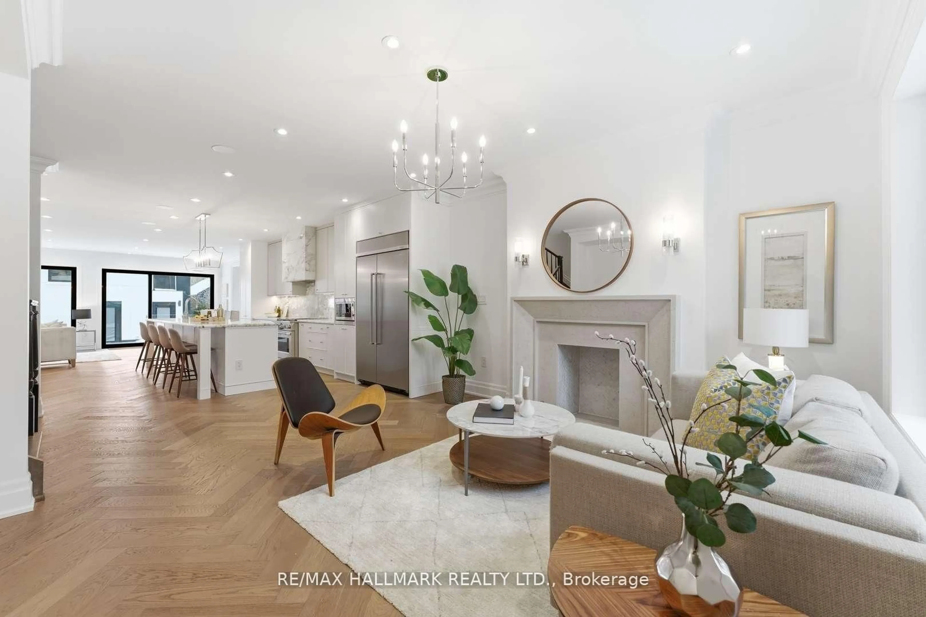 Unknown for 90 Garden Ave, Toronto Ontario M6R 1H7