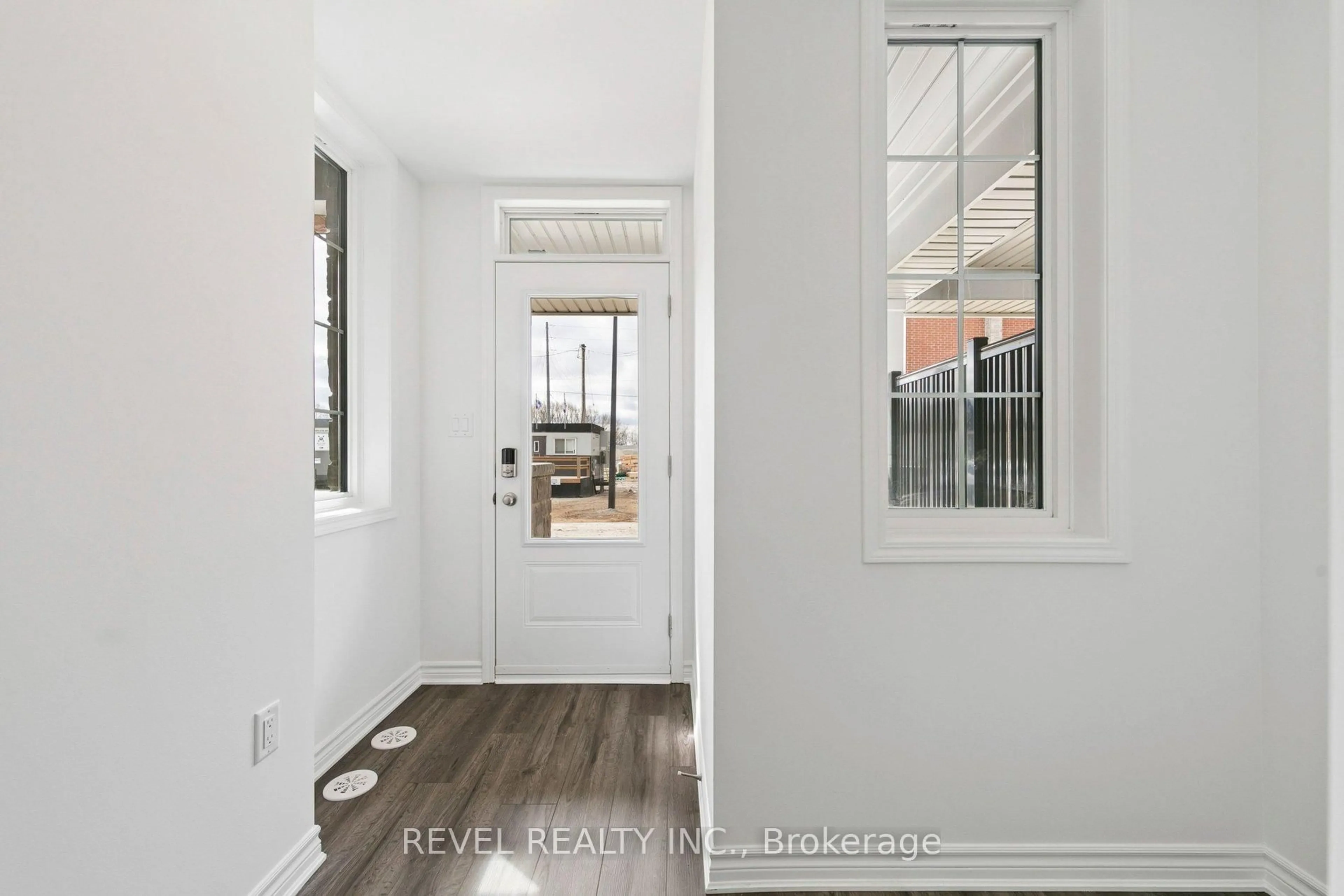 Indoor entryway for 3 Elantra Dr, Brampton Ontario L7A 5M6