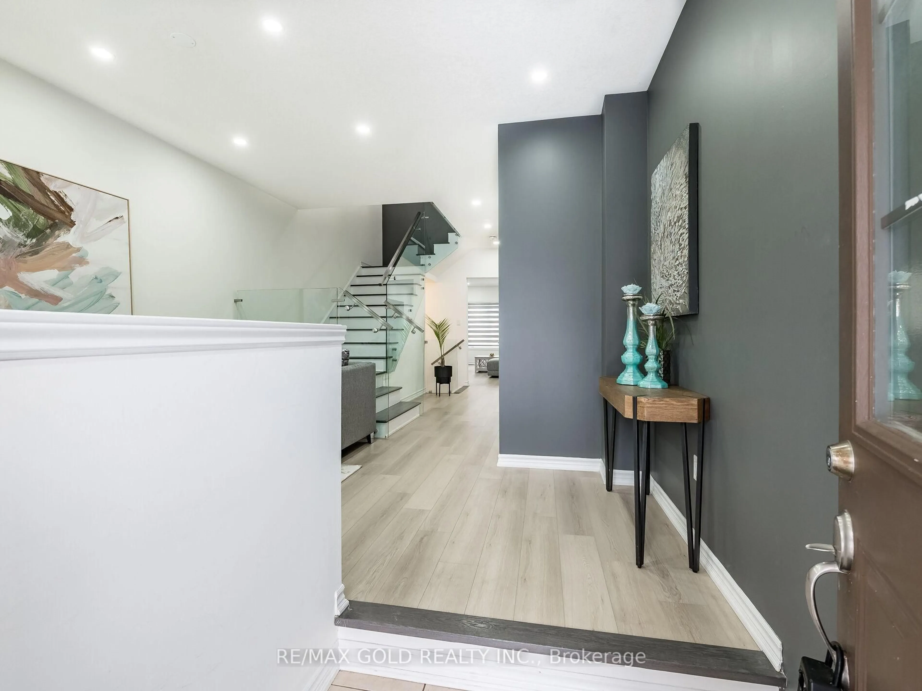 Indoor foyer for 12 Hines St, Brampton Ontario L7A 4X5