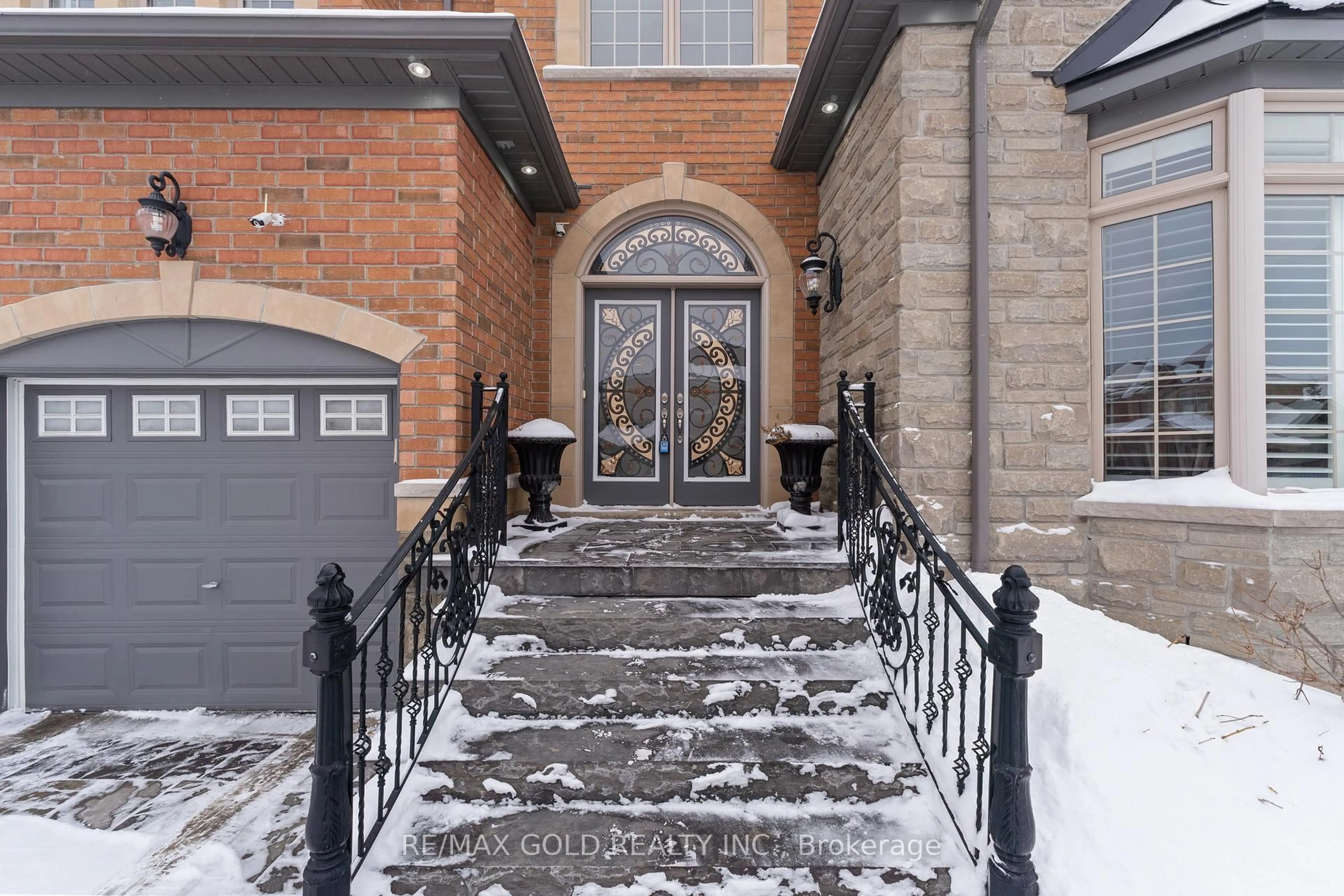 Unknown for 19 Portside Cres, Brampton Ontario L6R 3P3