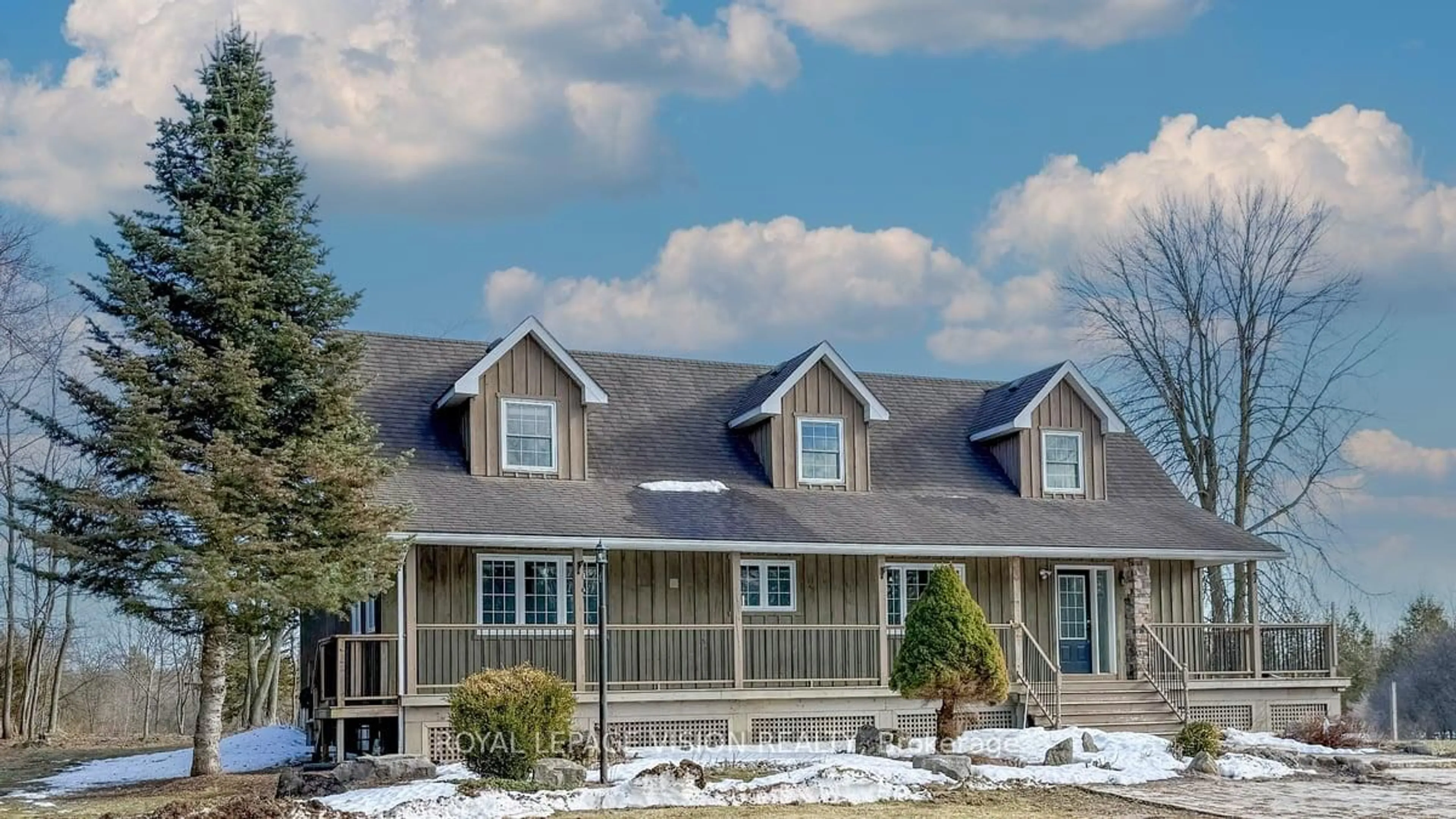 Home with vinyl exterior material, unknown for 5628 Hwy 7, Milton Ontario L7J 2L7