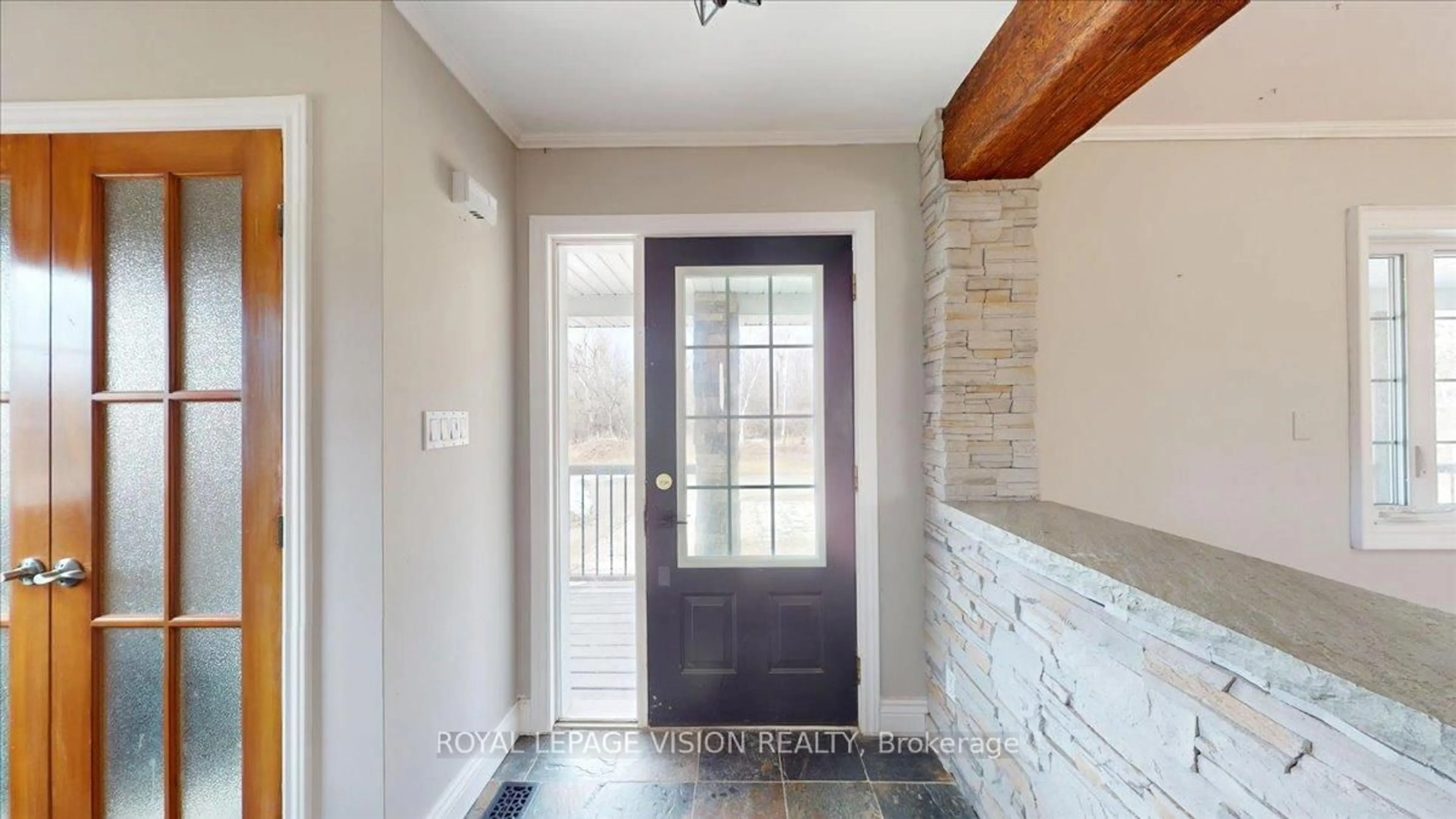 Indoor entryway for 5628 Hwy 7, Milton Ontario L7J 2L7