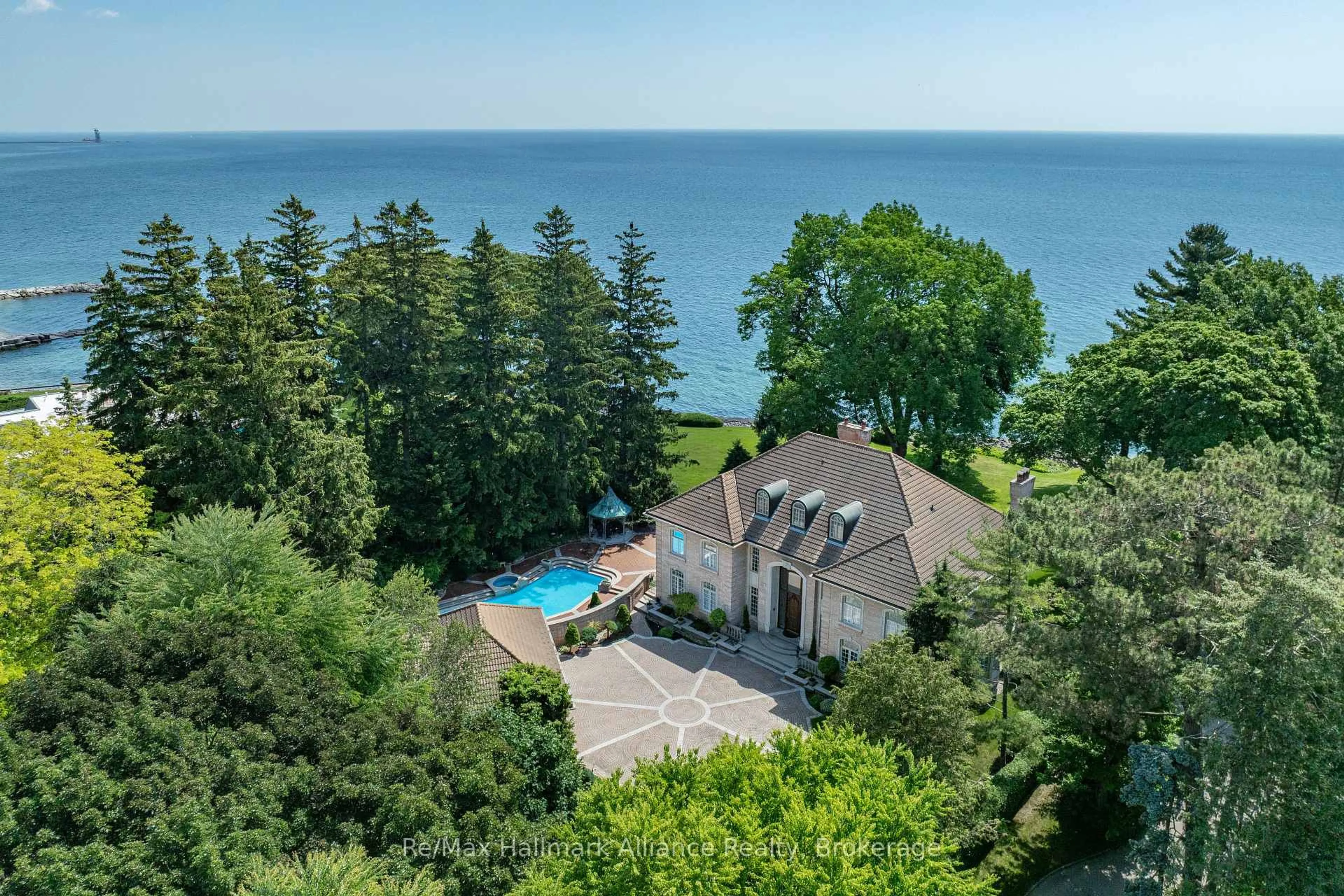 A pic from outside/outdoor area/front of a property/back of a property/a pic from drone, water/lake/river/ocean view for 49 Cox Dr, Oakville Ontario L6J 4P8