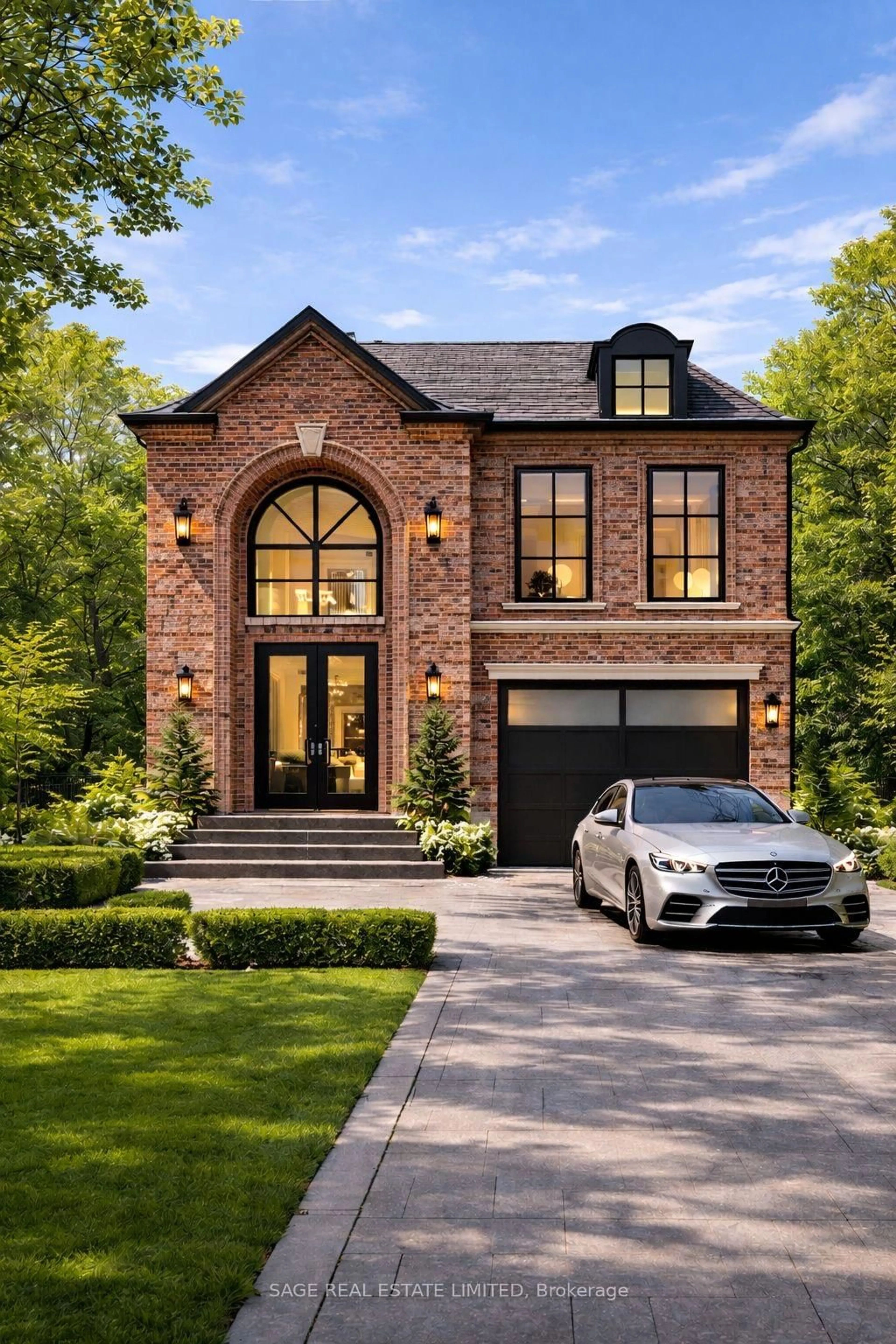 Home with brick exterior material, street for 836 Tenth St, Mississauga Ontario L5E 1S6