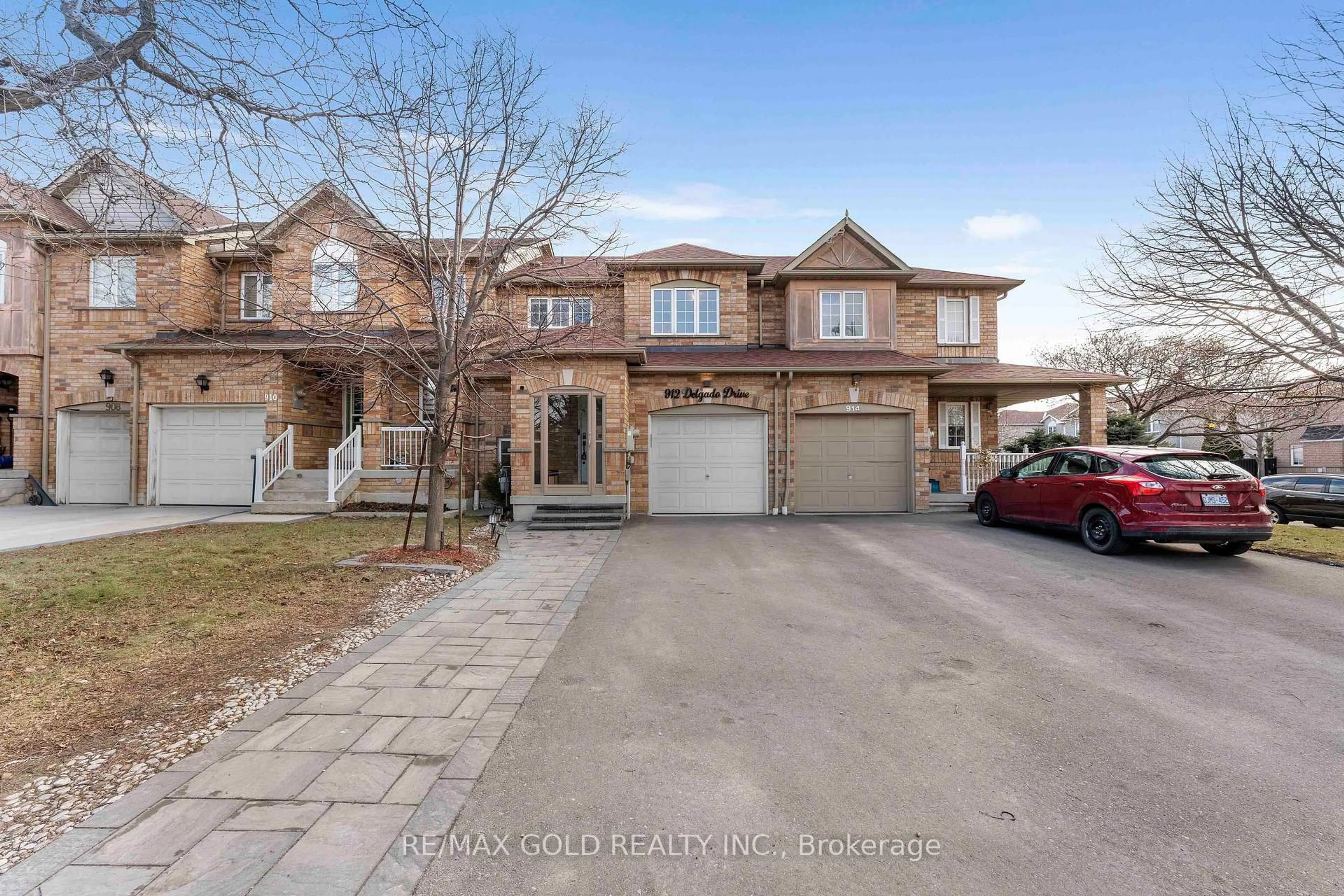Home with brick exterior material, street for 912 Delgado Dr, Mississauga Ontario L5V 2S4