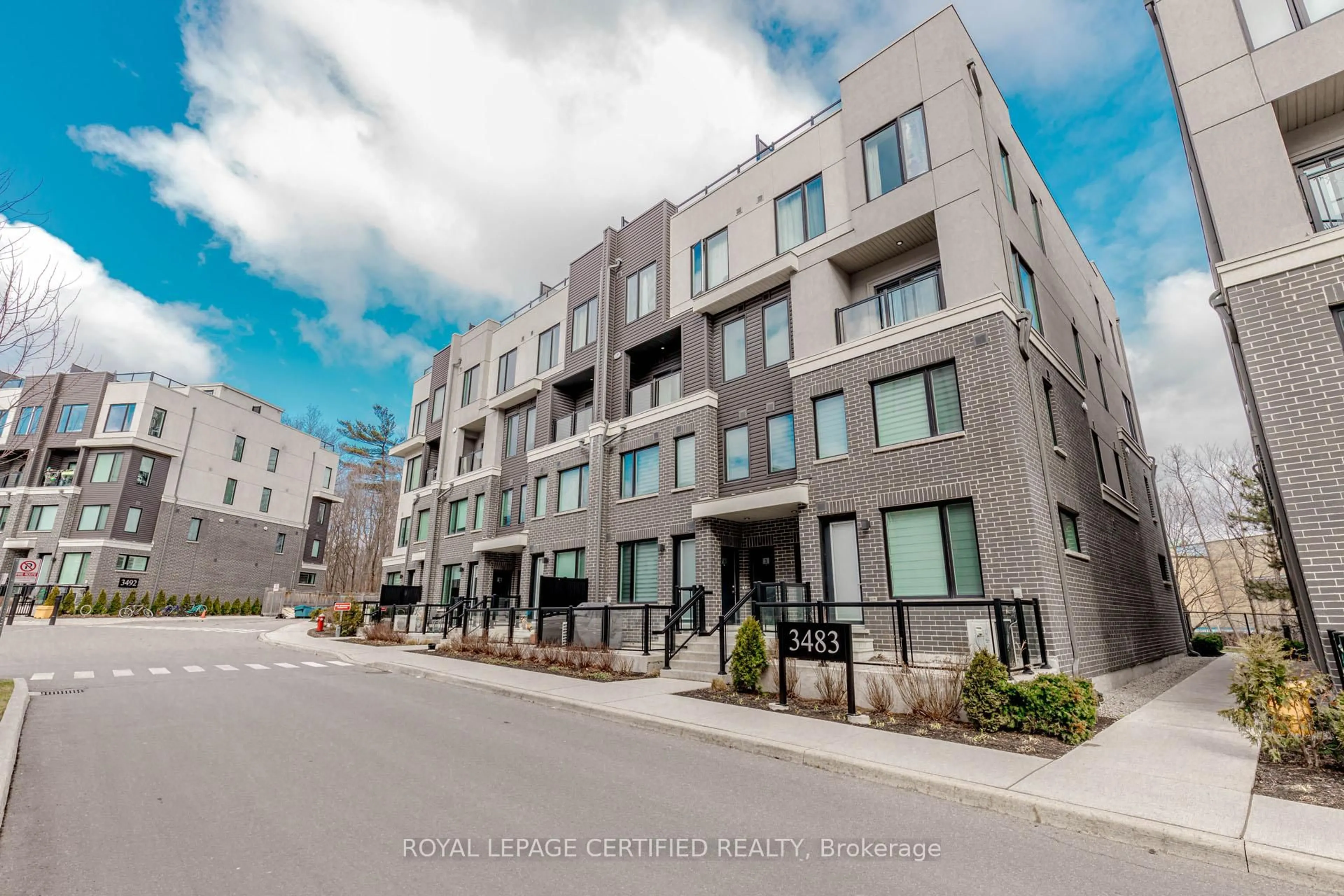 Patio, unknown for 3483 Widdecombe Way #16, Mississauga Ontario L5L 0B8