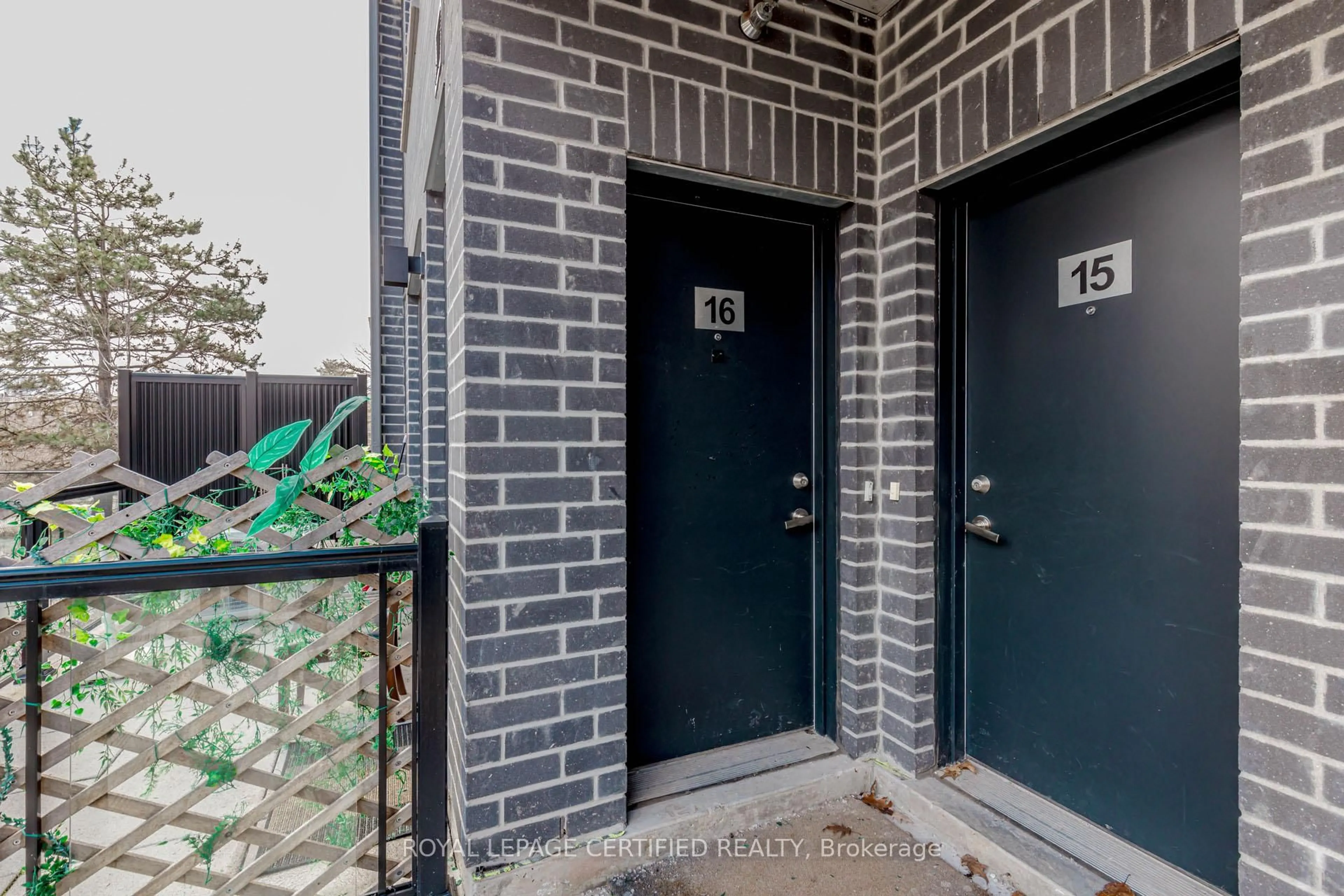 Unknown for 3483 Widdecombe Way #16, Mississauga Ontario L5L 0B8