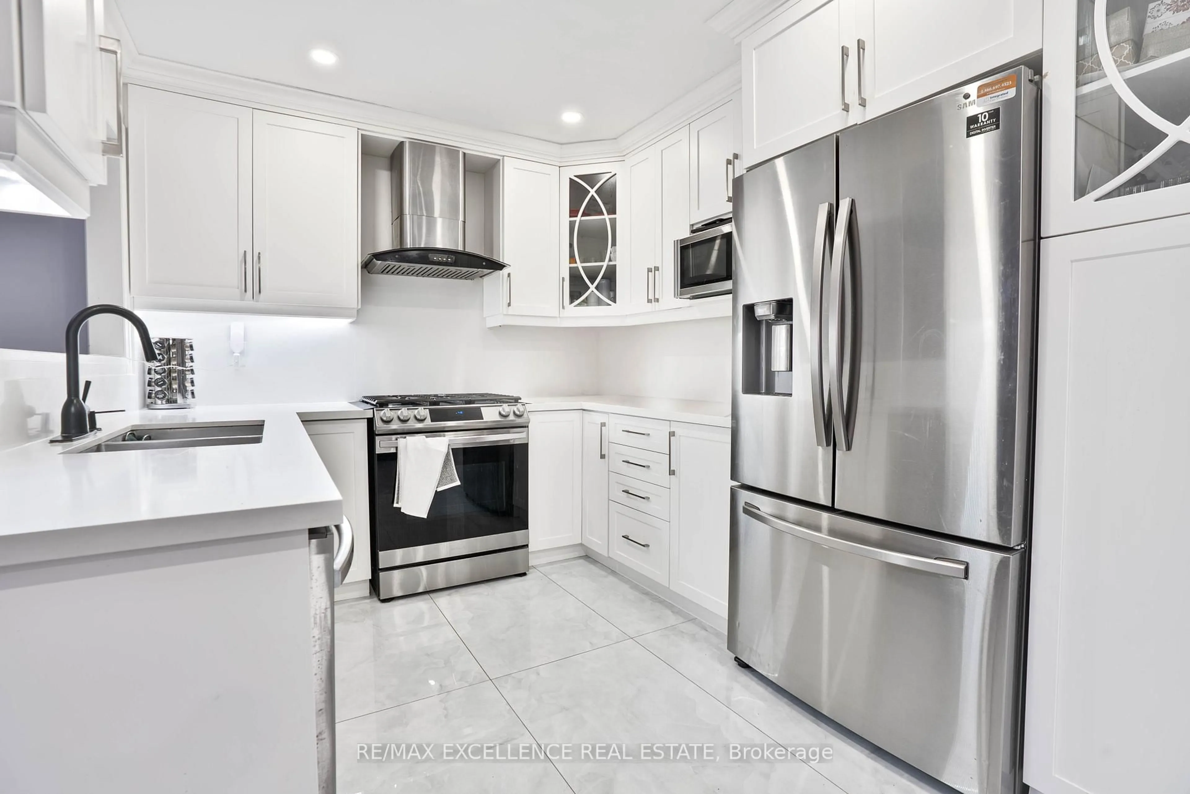 Contemporary kitchen, ceramic/tile floor for 159 Cordgrass Cres, Brampton Ontario L6R 2A1