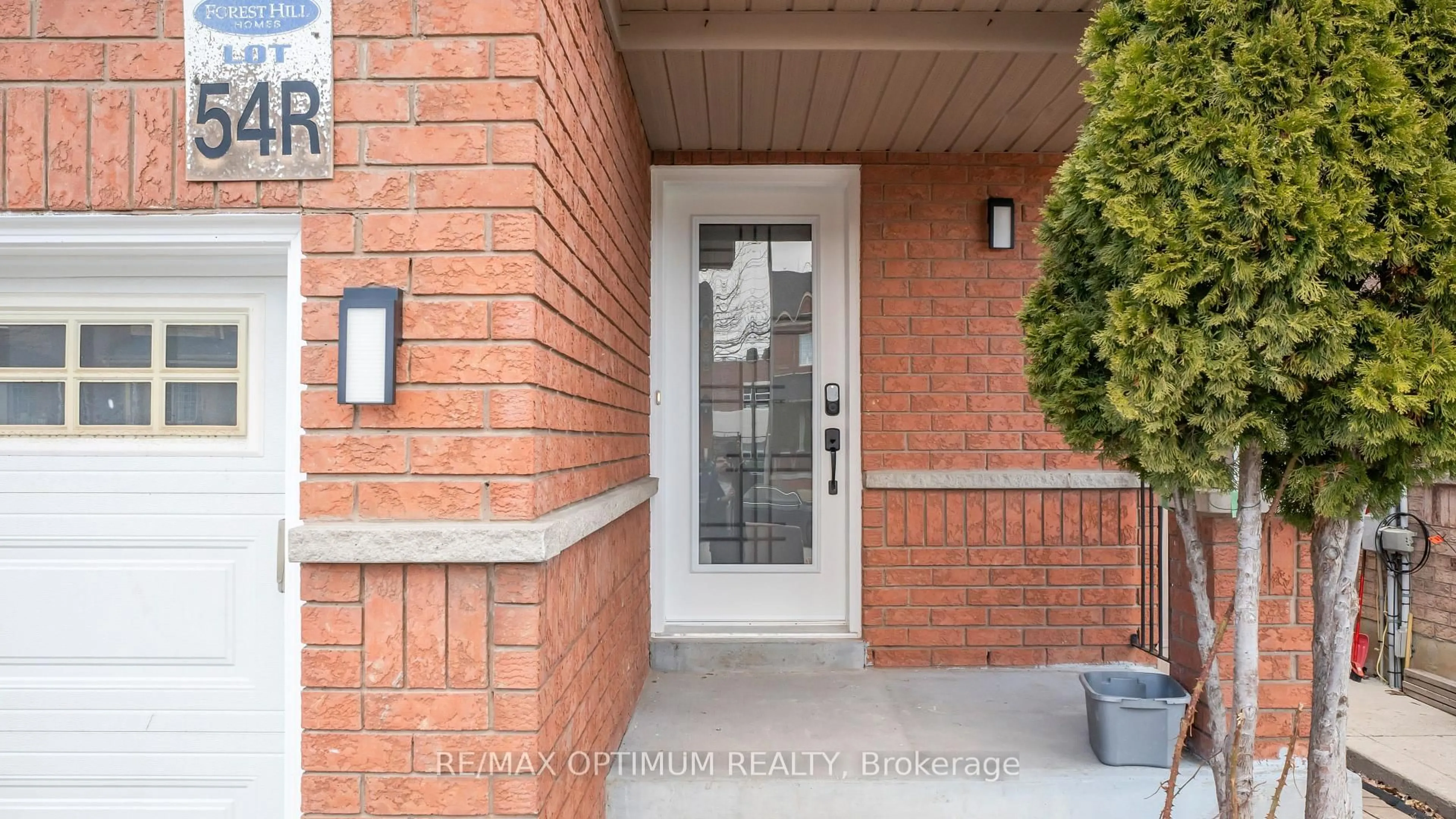 Indoor entryway for 9 Ridgefield Crt, Brampton Ontario L6P 1B5