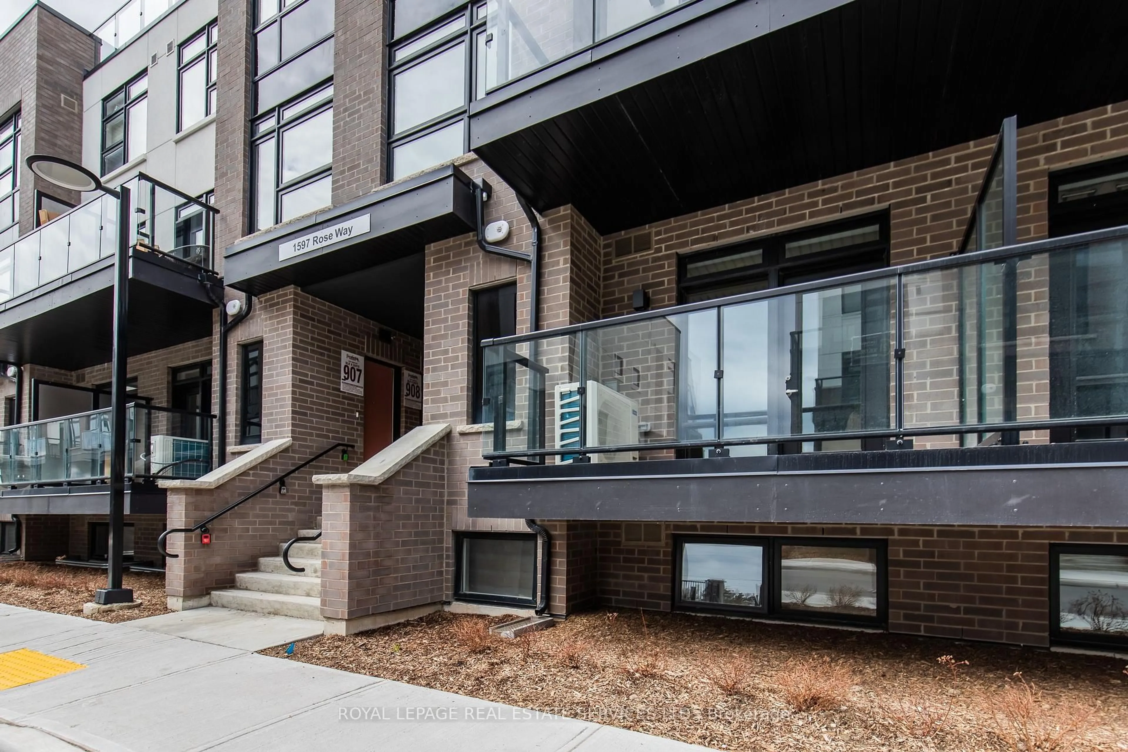 Unknown for 1597 Rose Way #112, Milton Ontario L9E 1N4