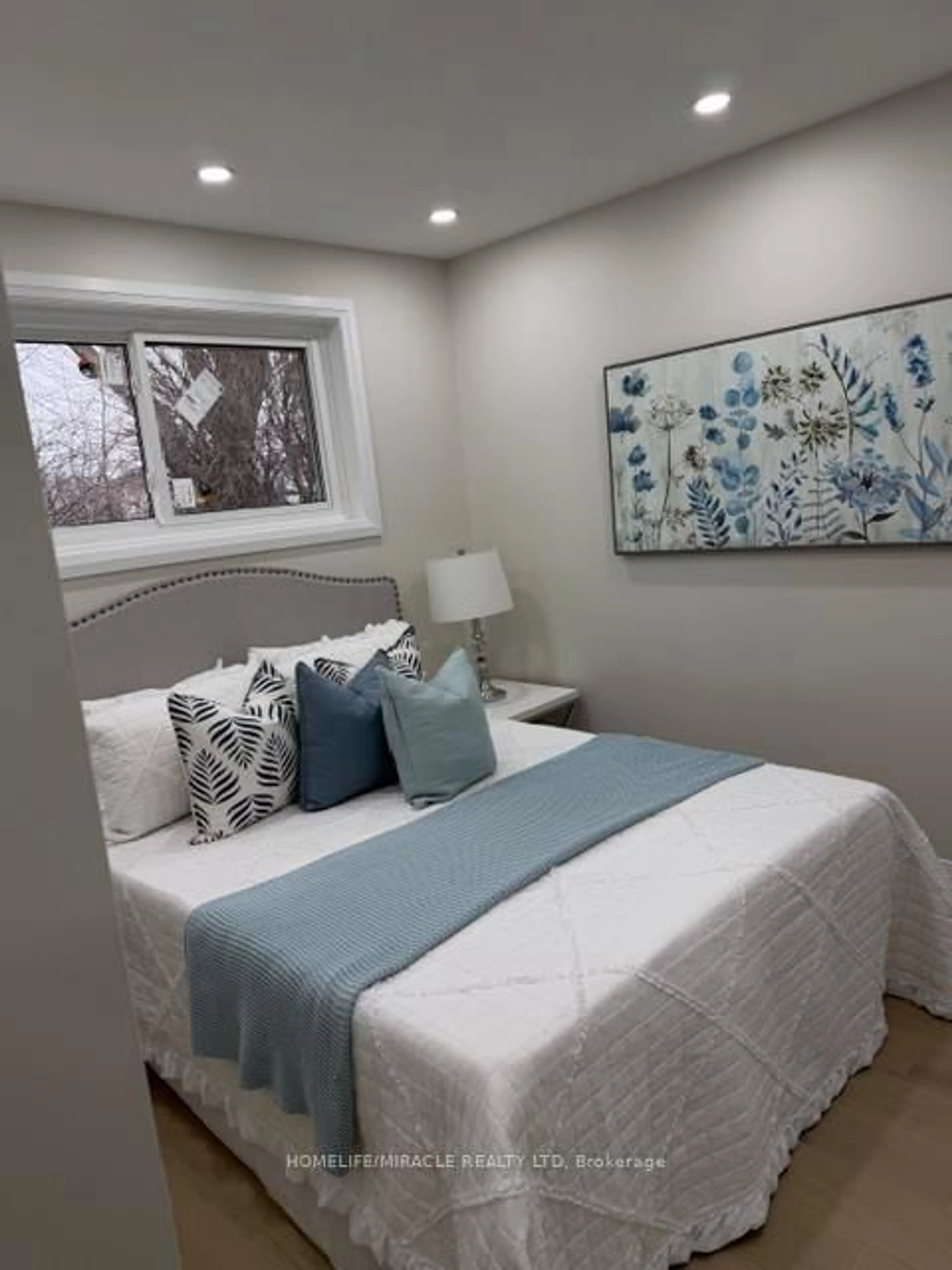 Bedroom with bed, unknown for 55 Taysham Cres, Toronto Ontario M9V 1X1