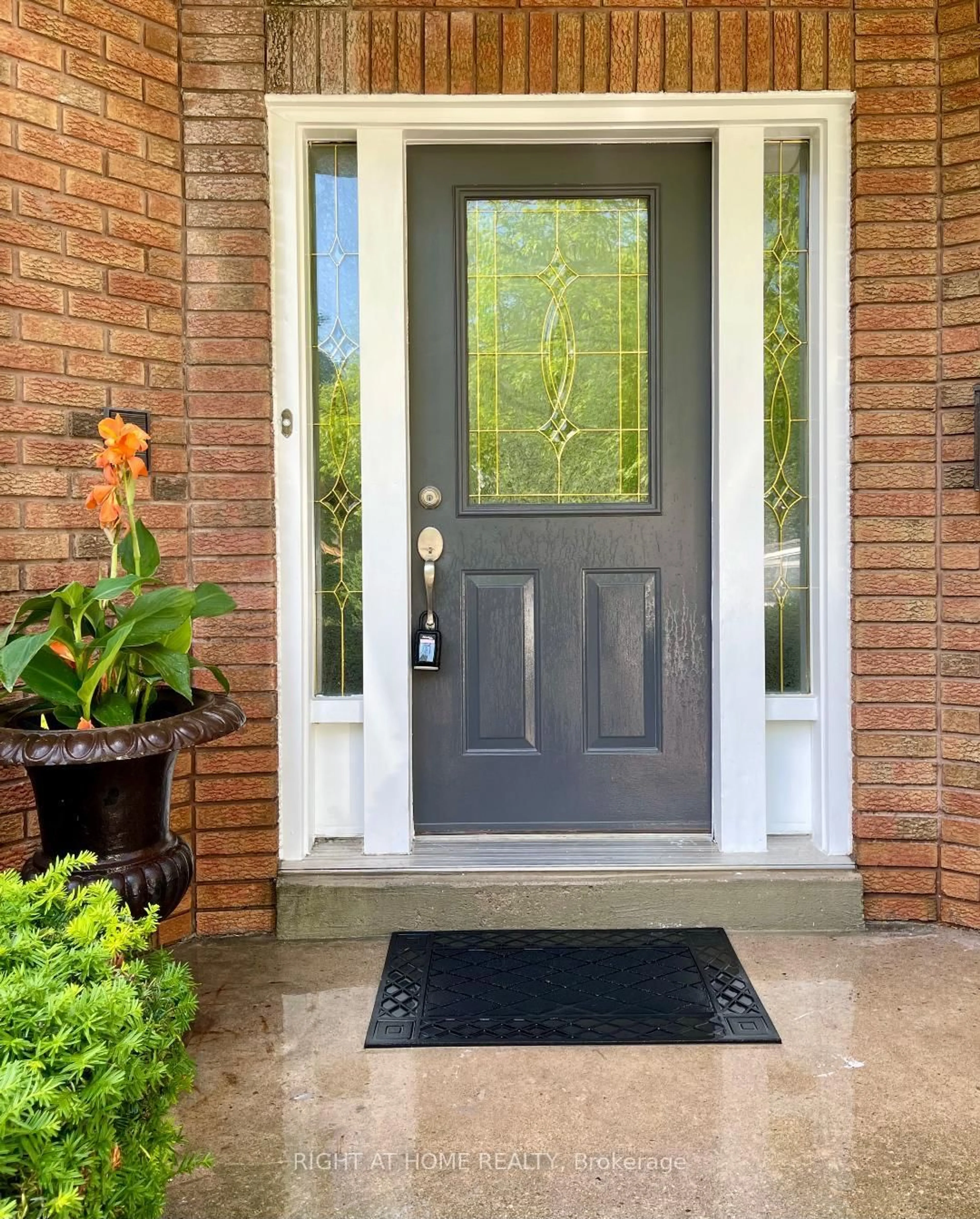 Indoor entryway for 3668 Belvedere Cres, Mississauga Ontario L5L 3B4