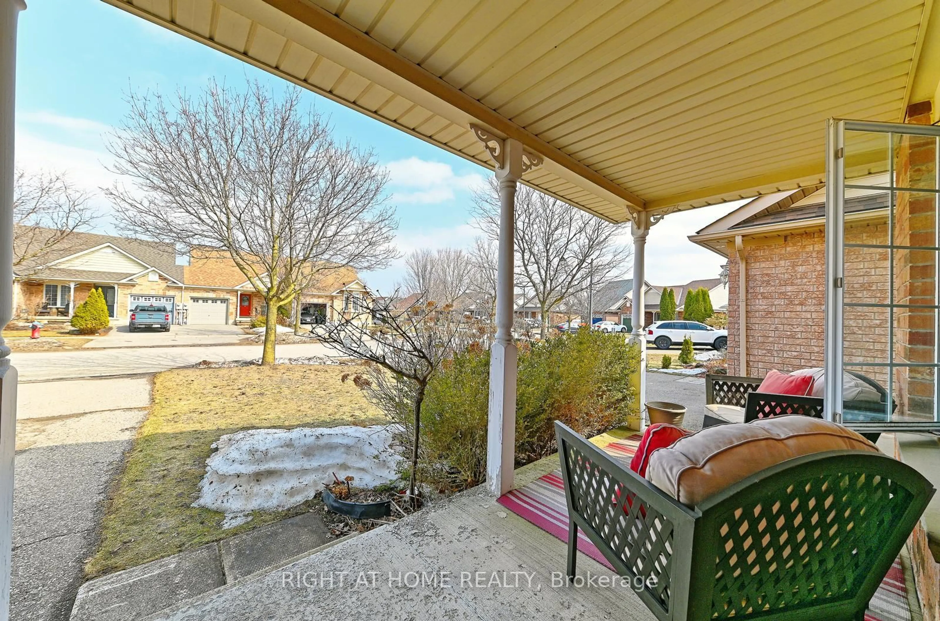 Patio, street for 68 Doctor Moore Crt, Halton Hills Ontario L7J 3A6