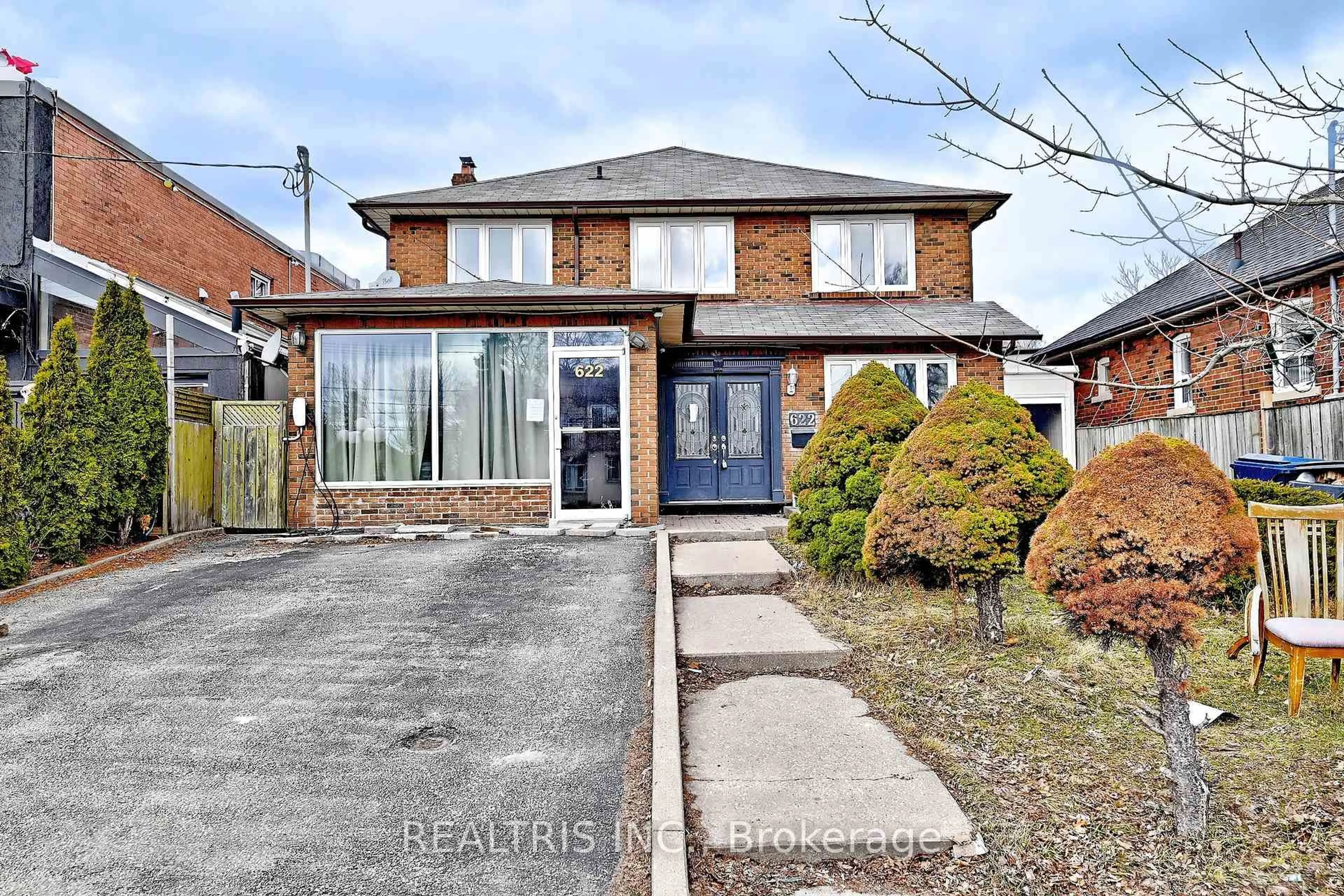 Home with brick exterior material, street for 622 The Queensway, Toronto Ontario M8Y 1K3