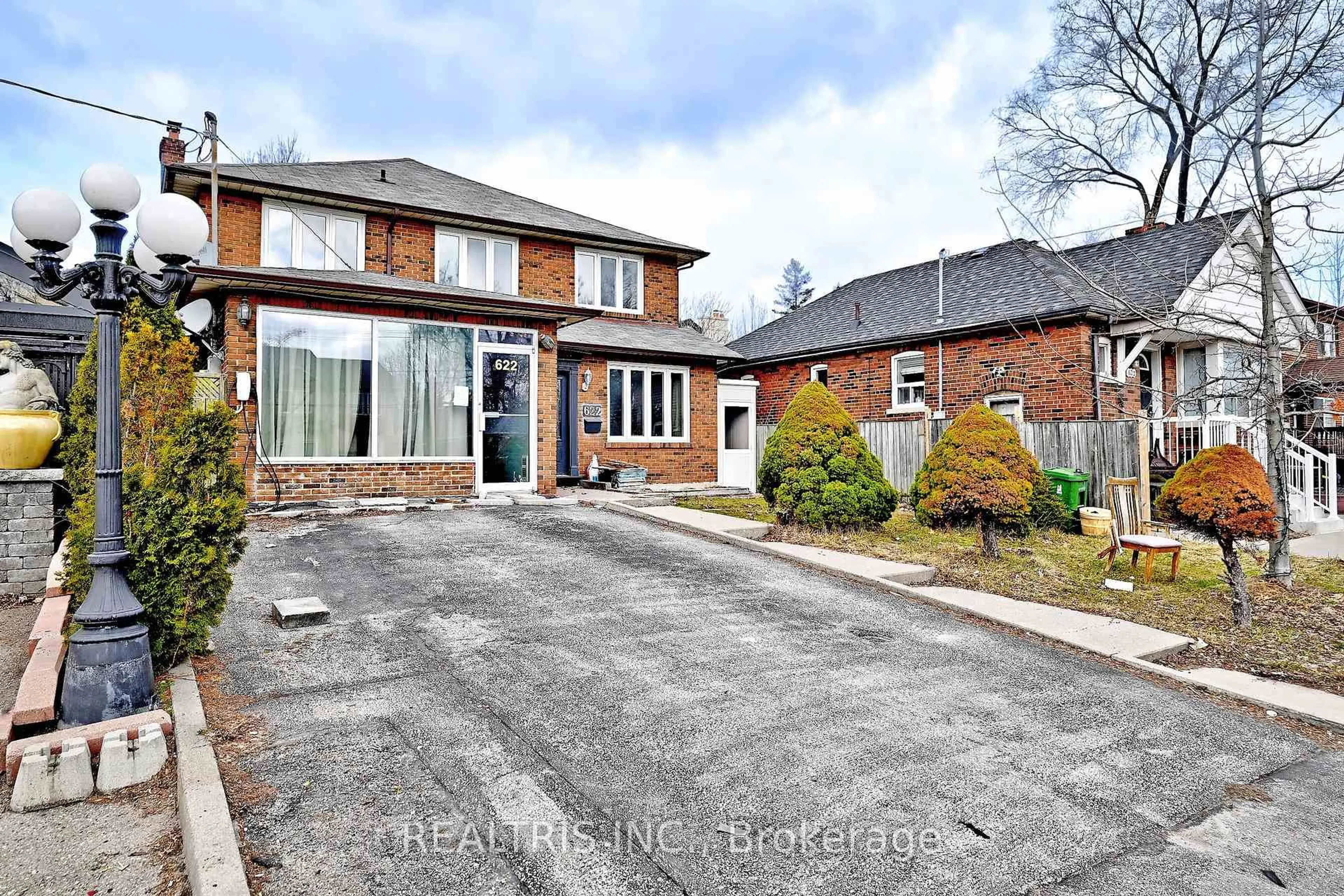 Home with brick exterior material, street for 622 The Queensway, Toronto Ontario M8Y 1K3