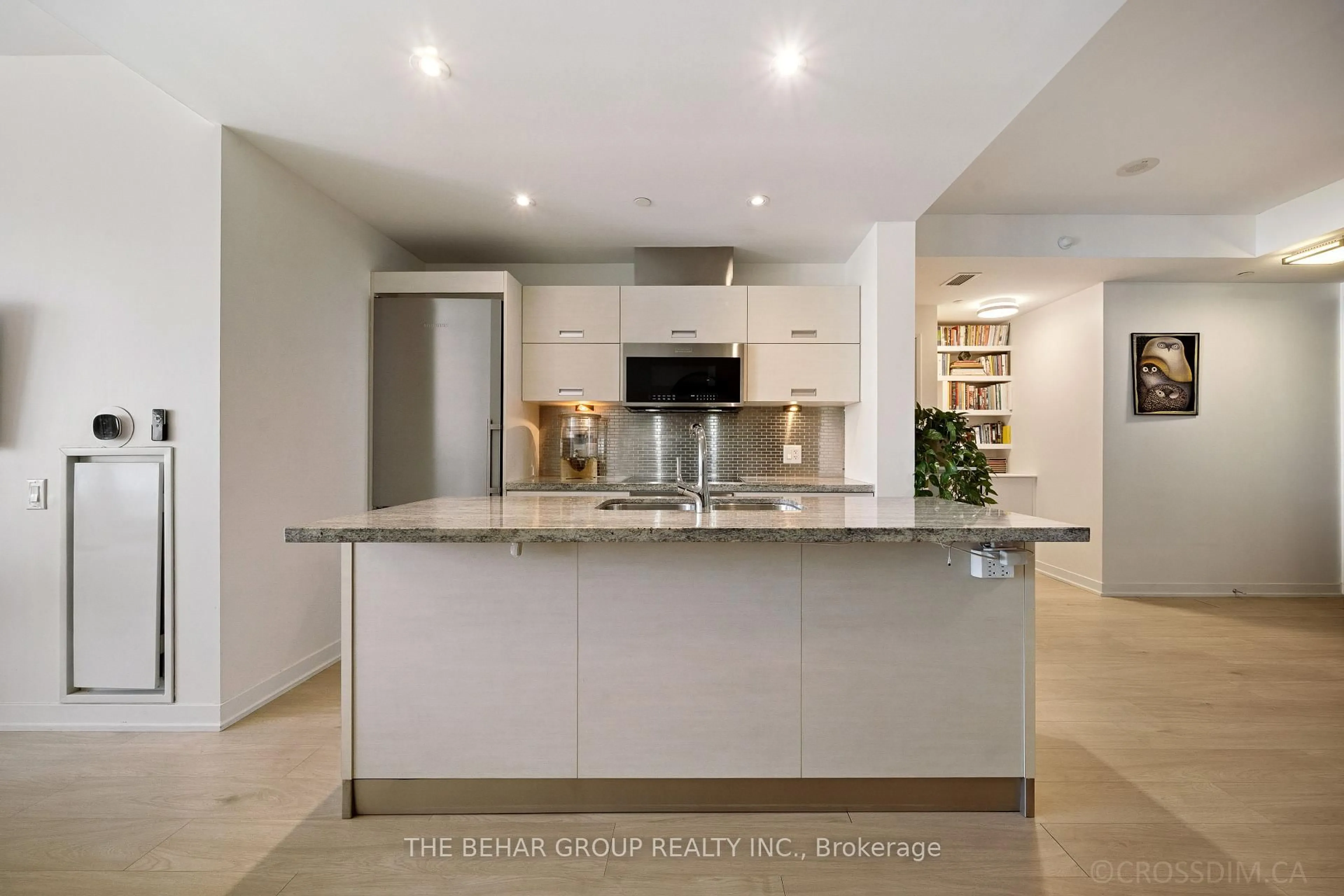 Contemporary kitchen, ceramic/tile floor for 90 Park Lawn Rd #2306, Toronto Ontario M8Y 0B6