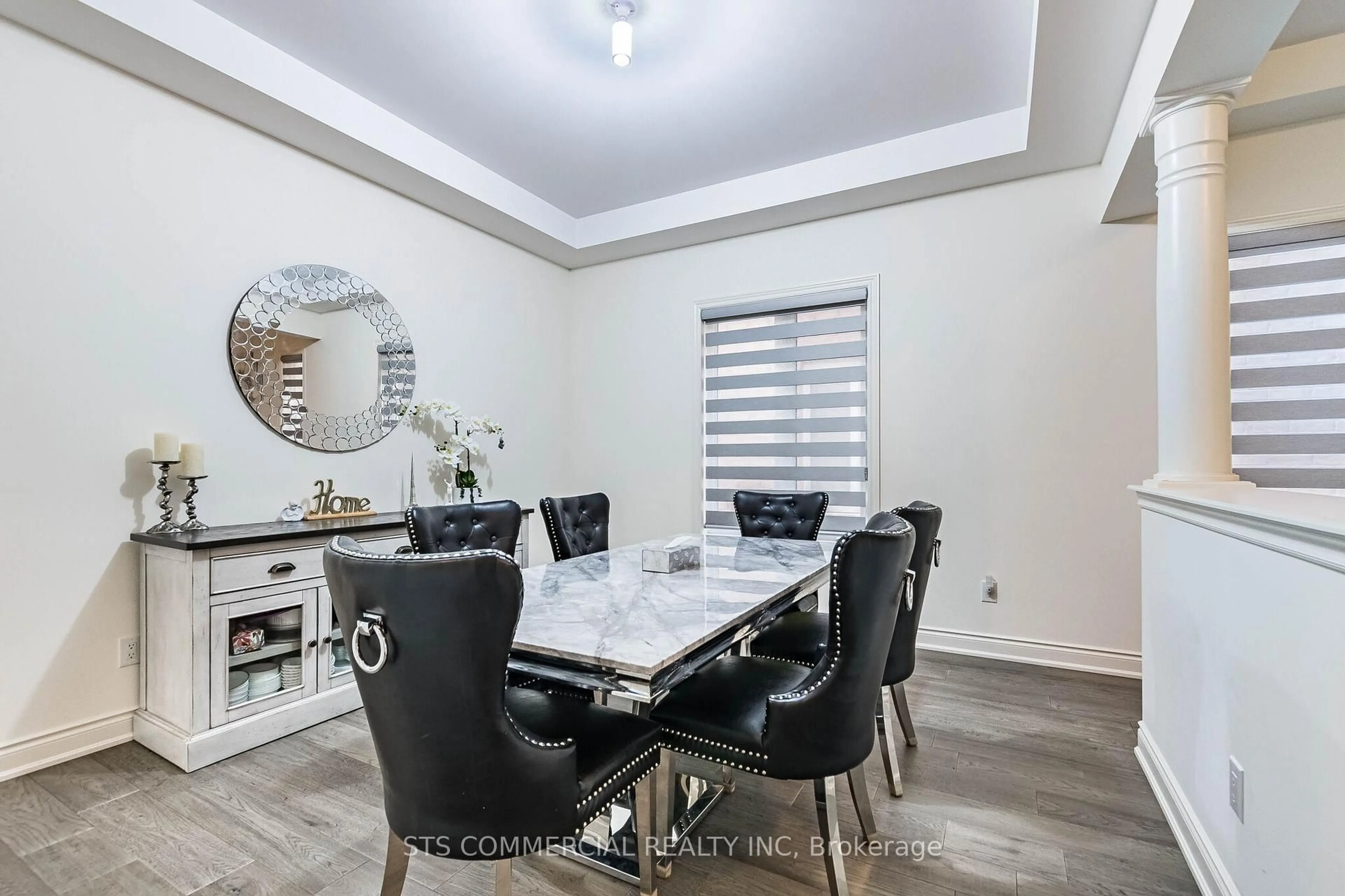 Dining room, unknown for 17 Kambalda Rd, Brampton Ontario L7A 5J3