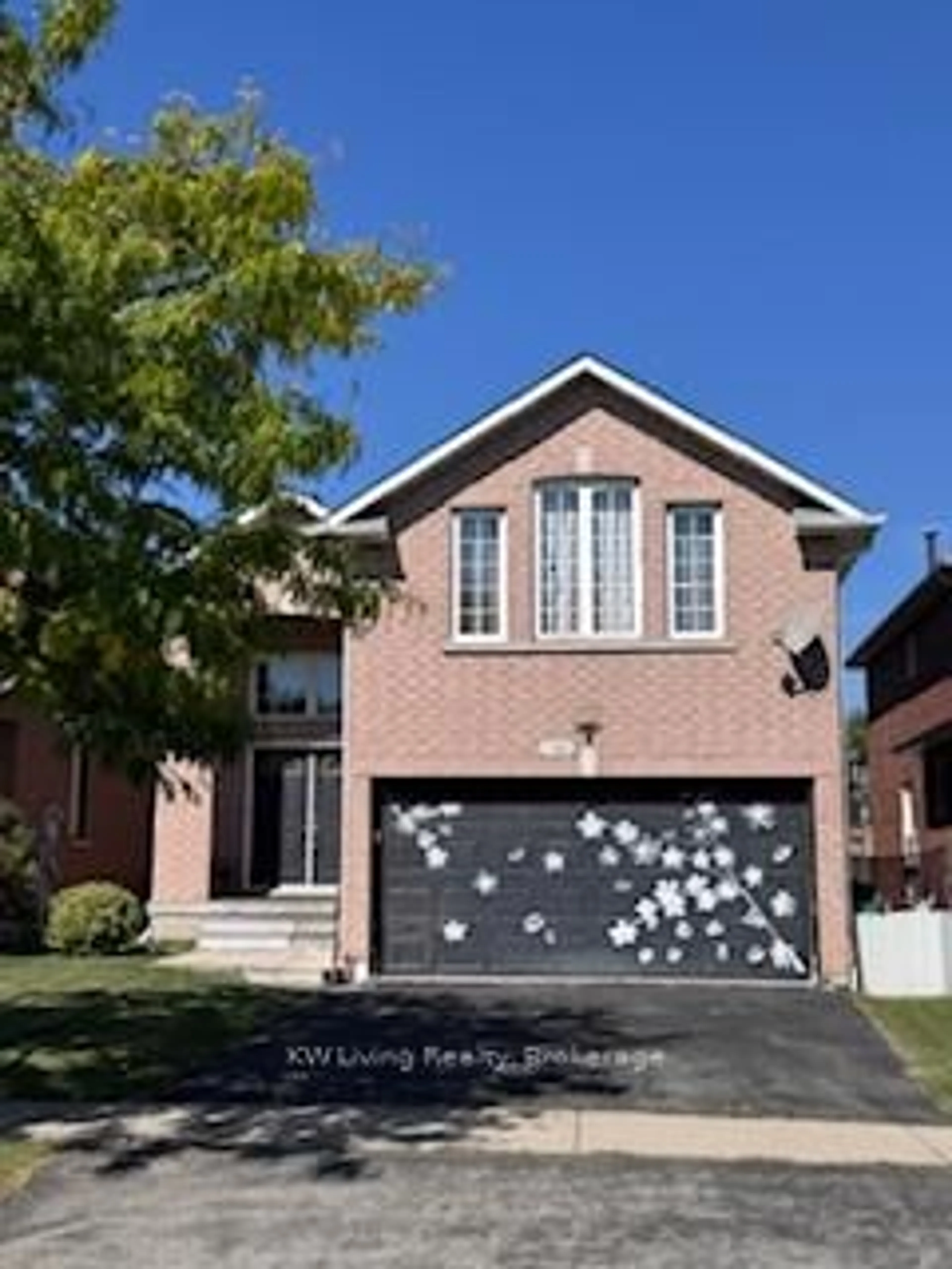 Home with brick exterior material, street for 7481 Doverwood Dr, Mississauga Ontario L5N 6N2