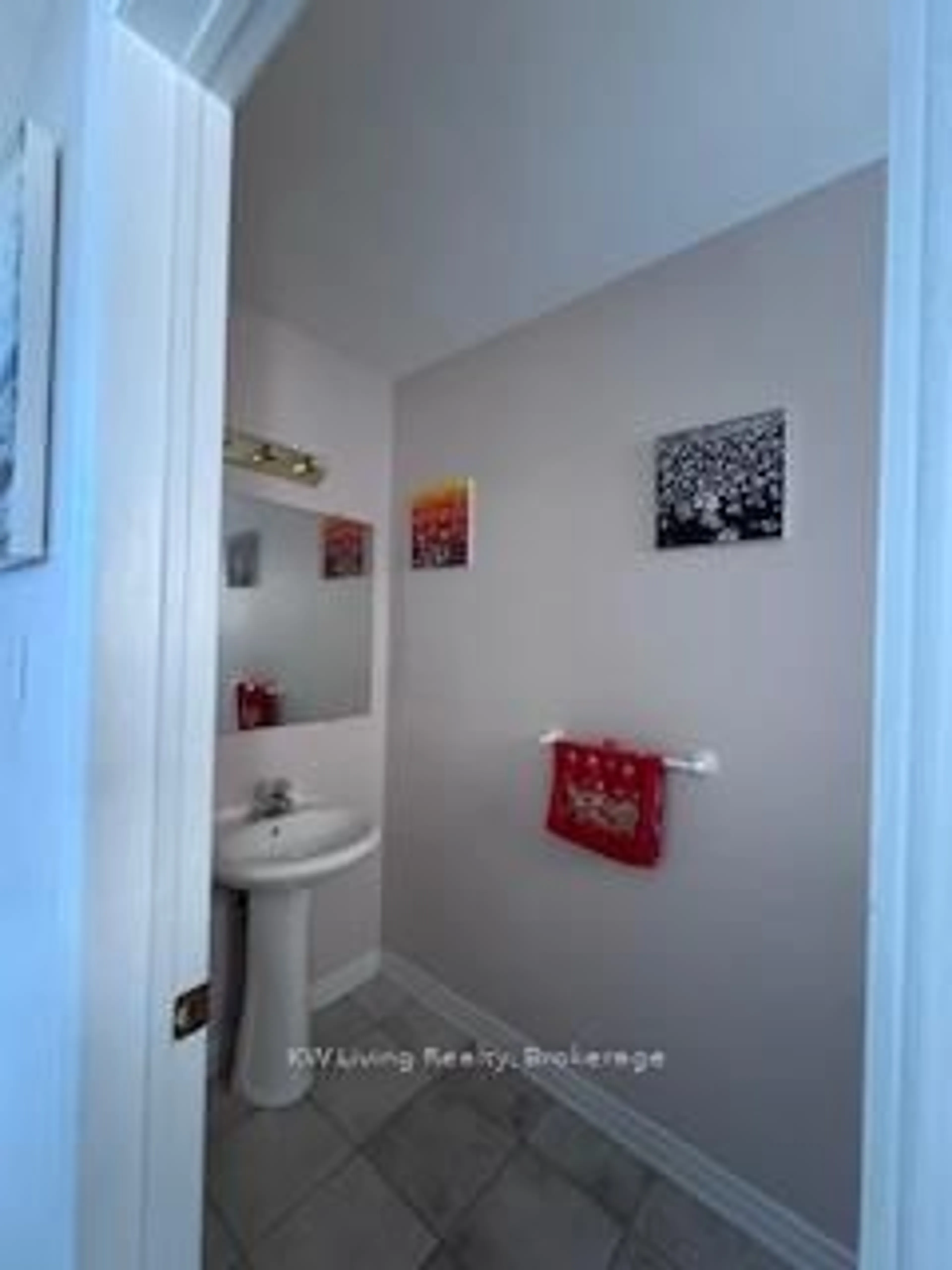 A pic of a room for 7481 Doverwood Dr, Mississauga Ontario L5N 6N2