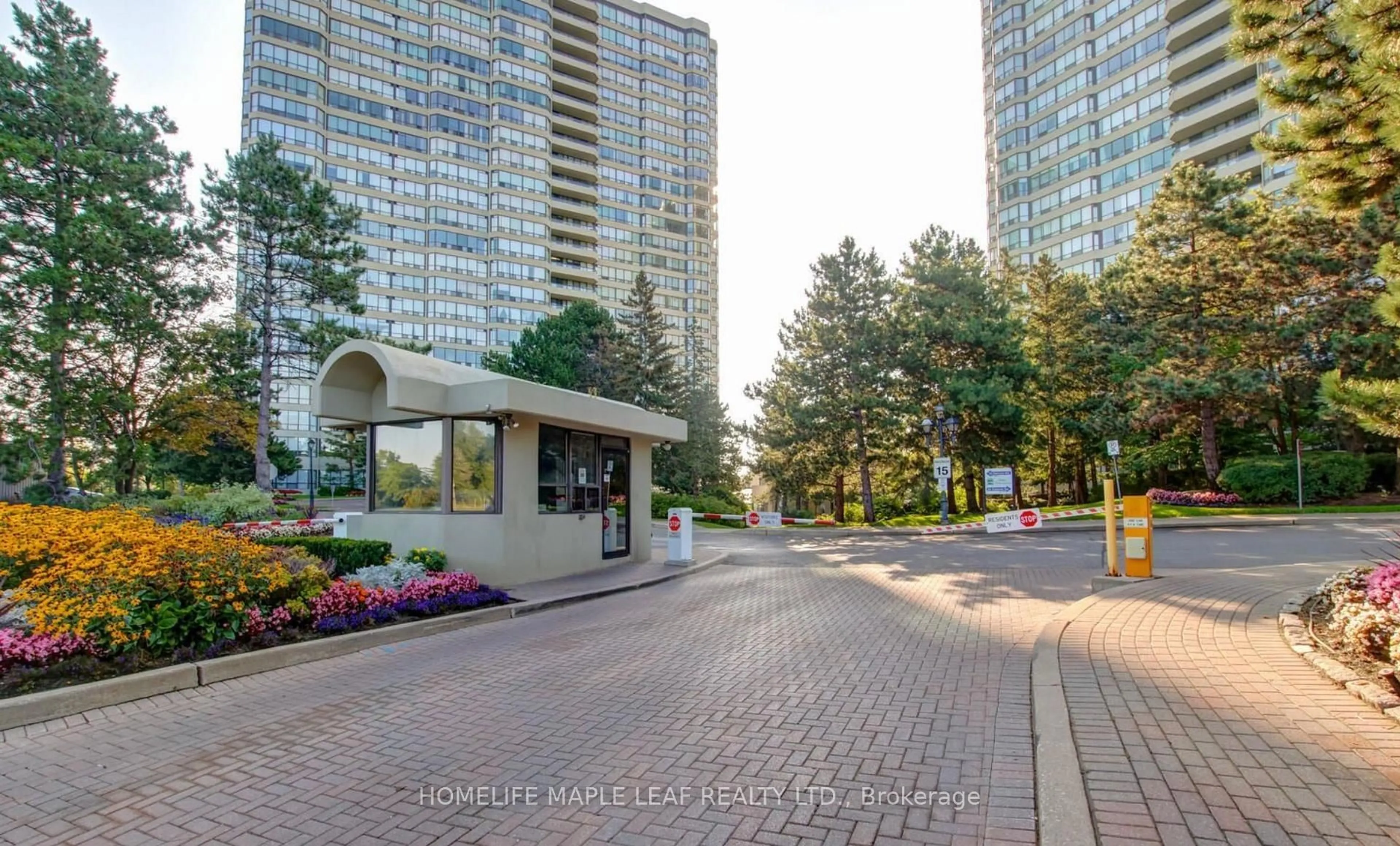 Patio, street for 24 Hanover Rd #407, Brampton Ontario L6S 5K8