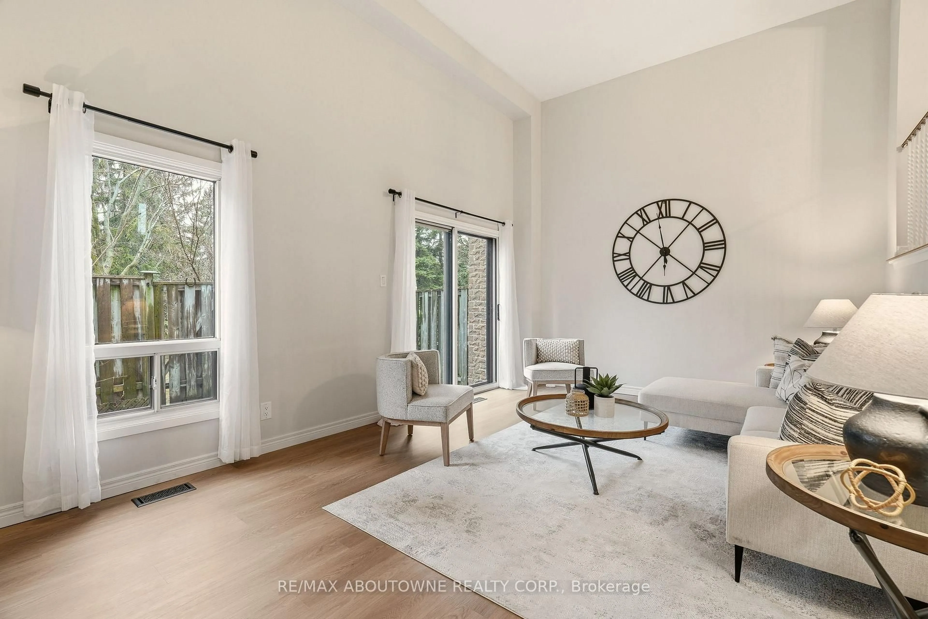 Living room with furniture, unknown for 6040 Montevideo Rd #54, Mississauga Ontario L5N 2T4