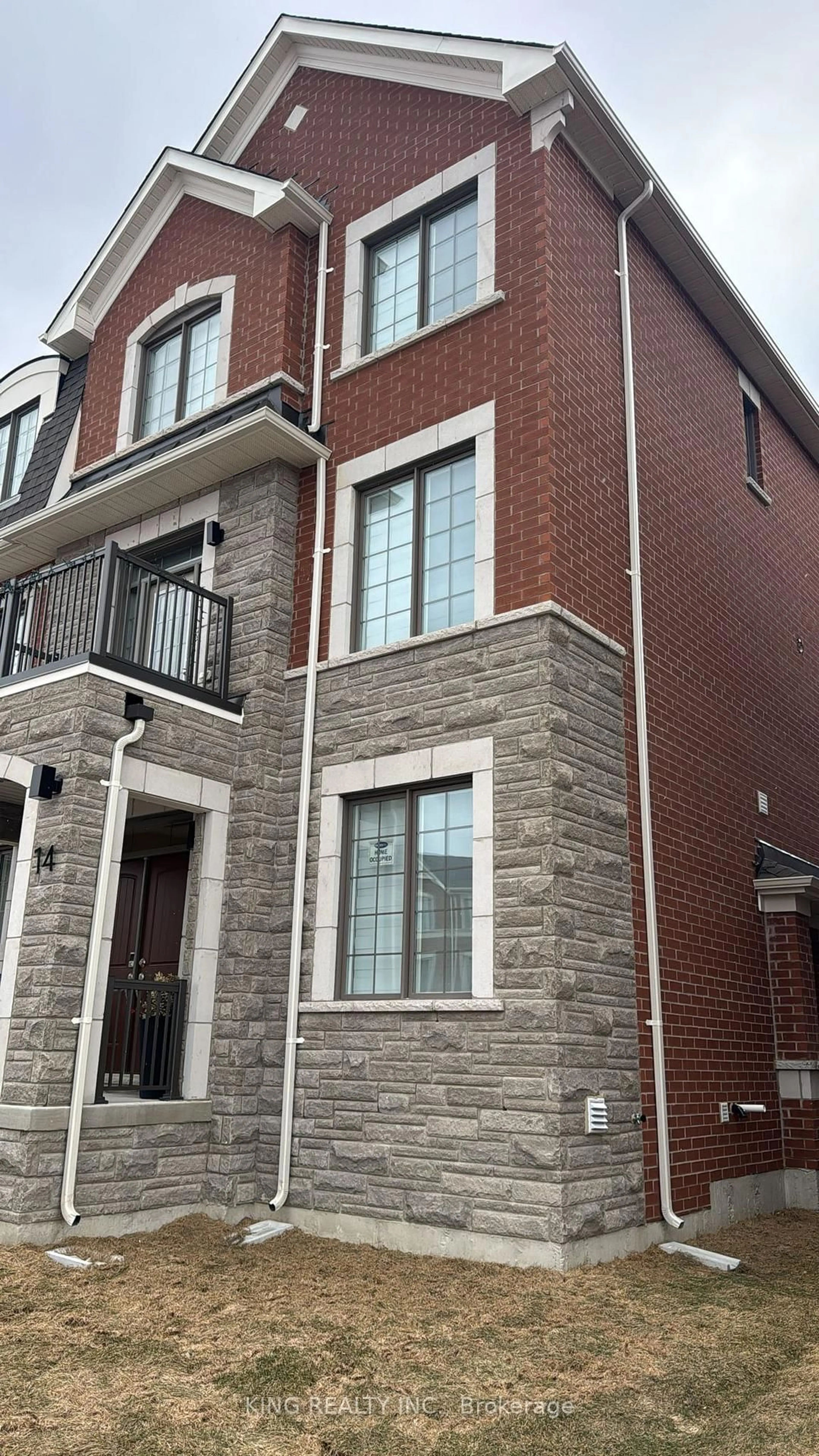 Home with brick exterior material, building for 14 Bellasera Way, Caledon Ontario L7C 4P1