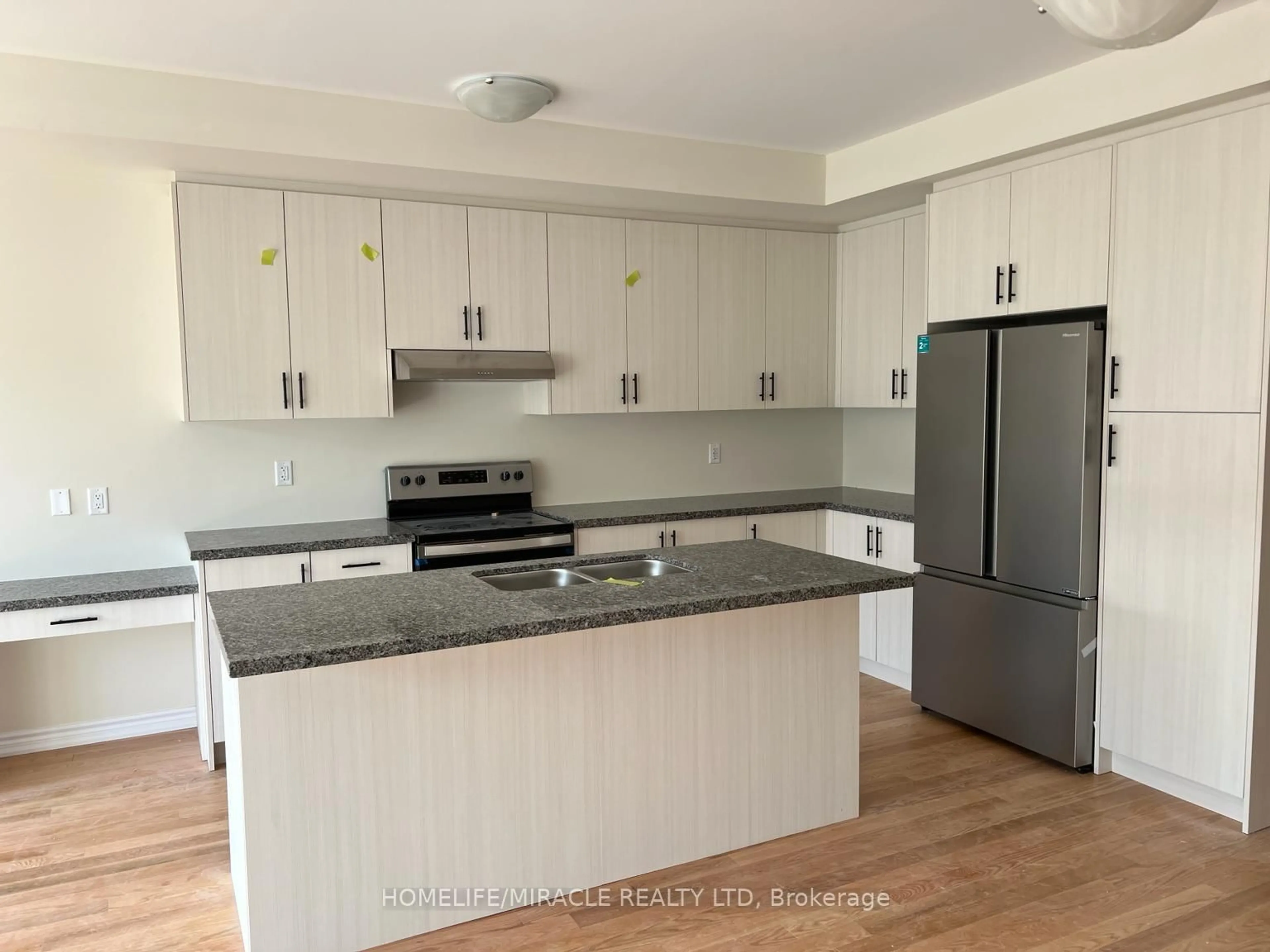 Open concept kitchen, unknown for 1420 Oakmont Common, Burlington Ontario L7P 0V8