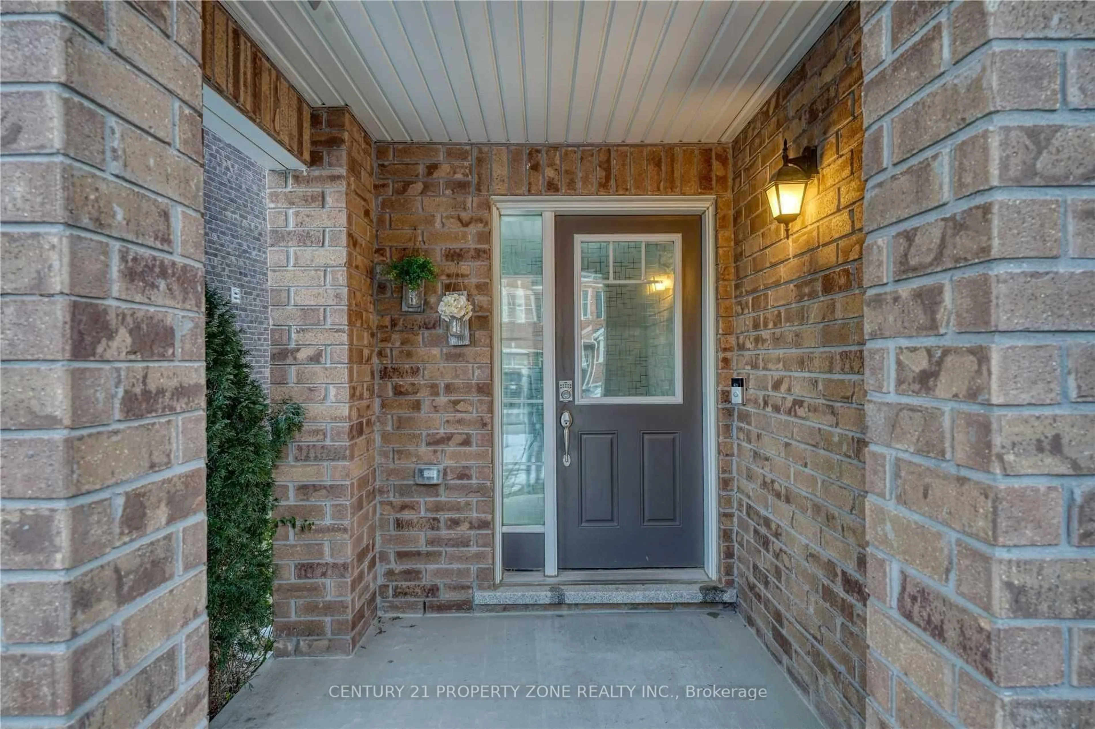 Indoor entryway for 95 Bannister Cres, Brampton Ontario L7A 0G2