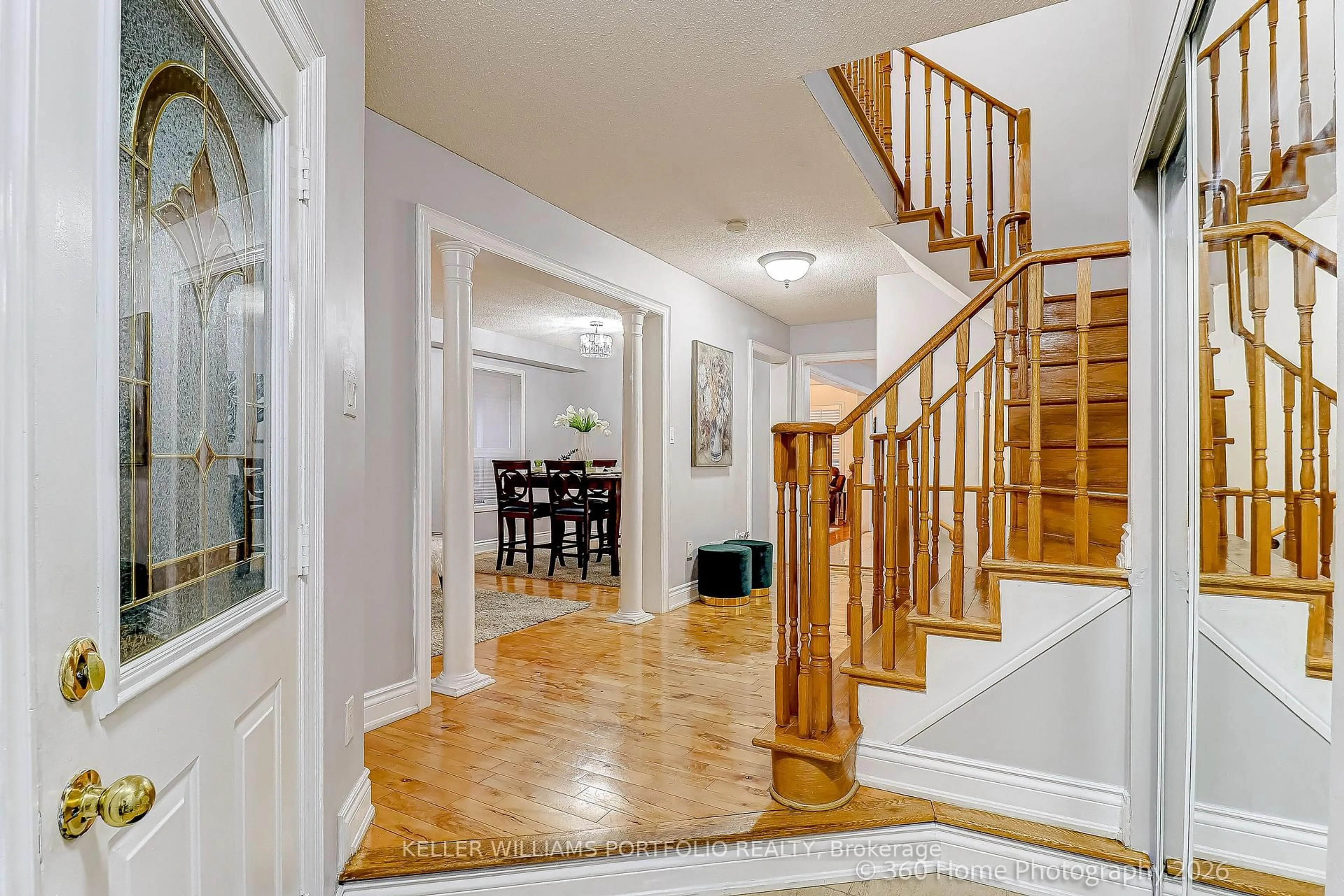 Indoor entryway for 45 Olympia Cres, Brampton Ontario L6X 4W2
