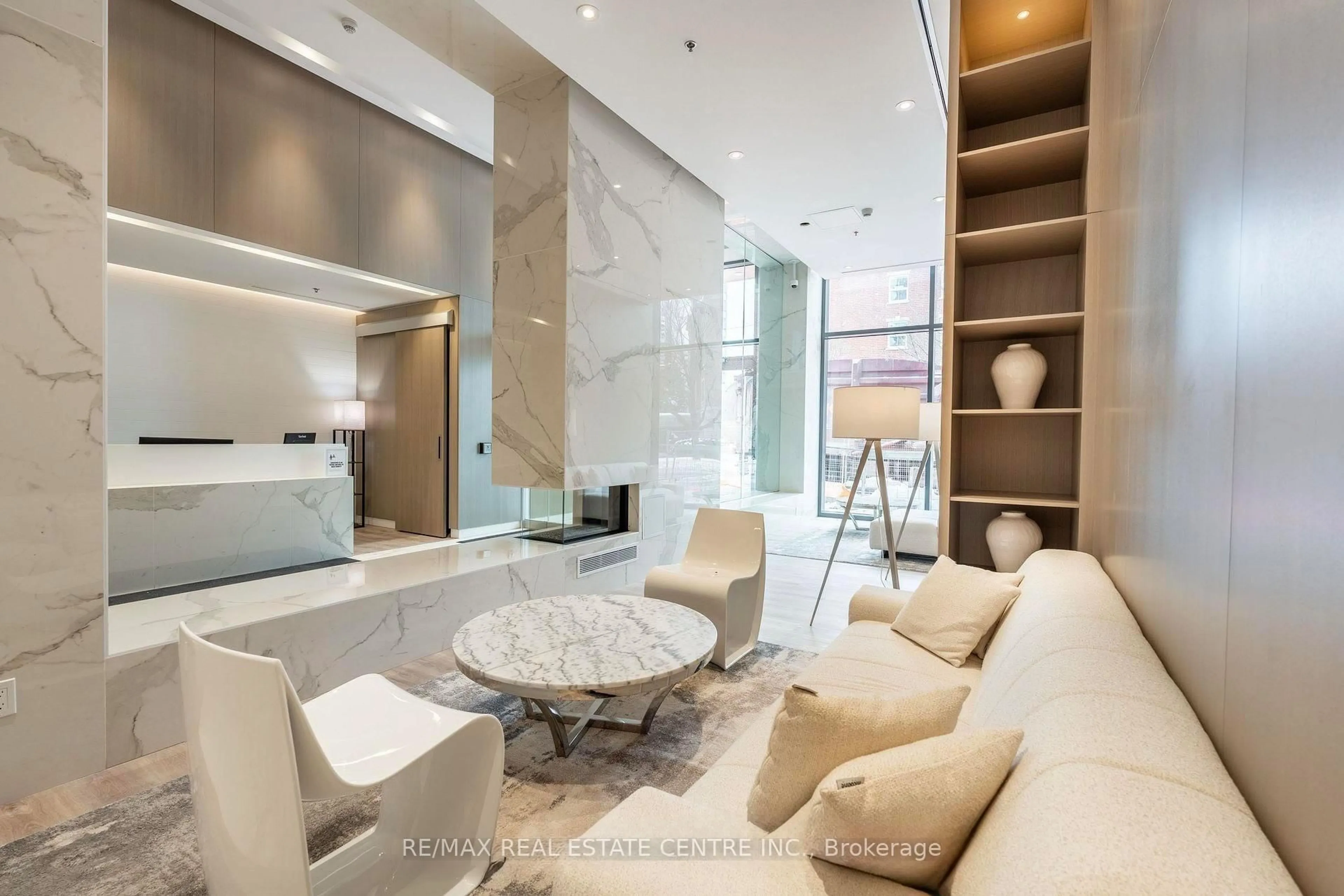 Lobby for 370 Martha St #502, Burlington Ontario L7R 0G9