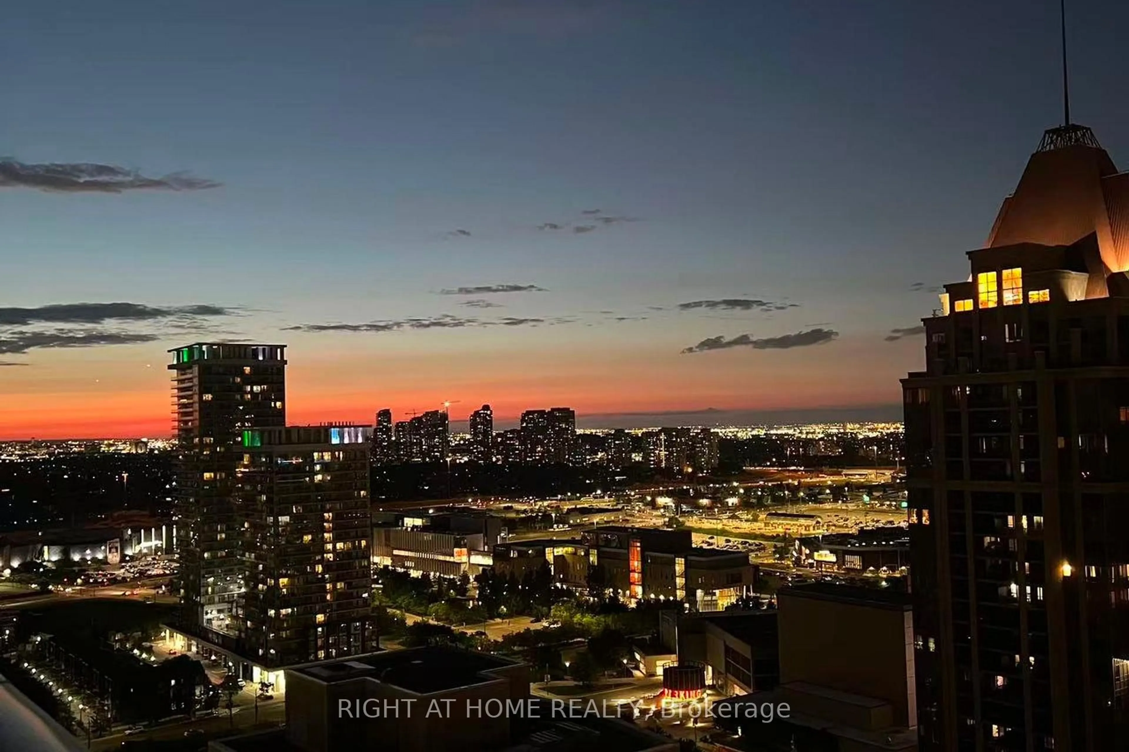 Blurry image for 4065 Confederation Pkwy #2507, Mississauga Ontario L5B 4N1