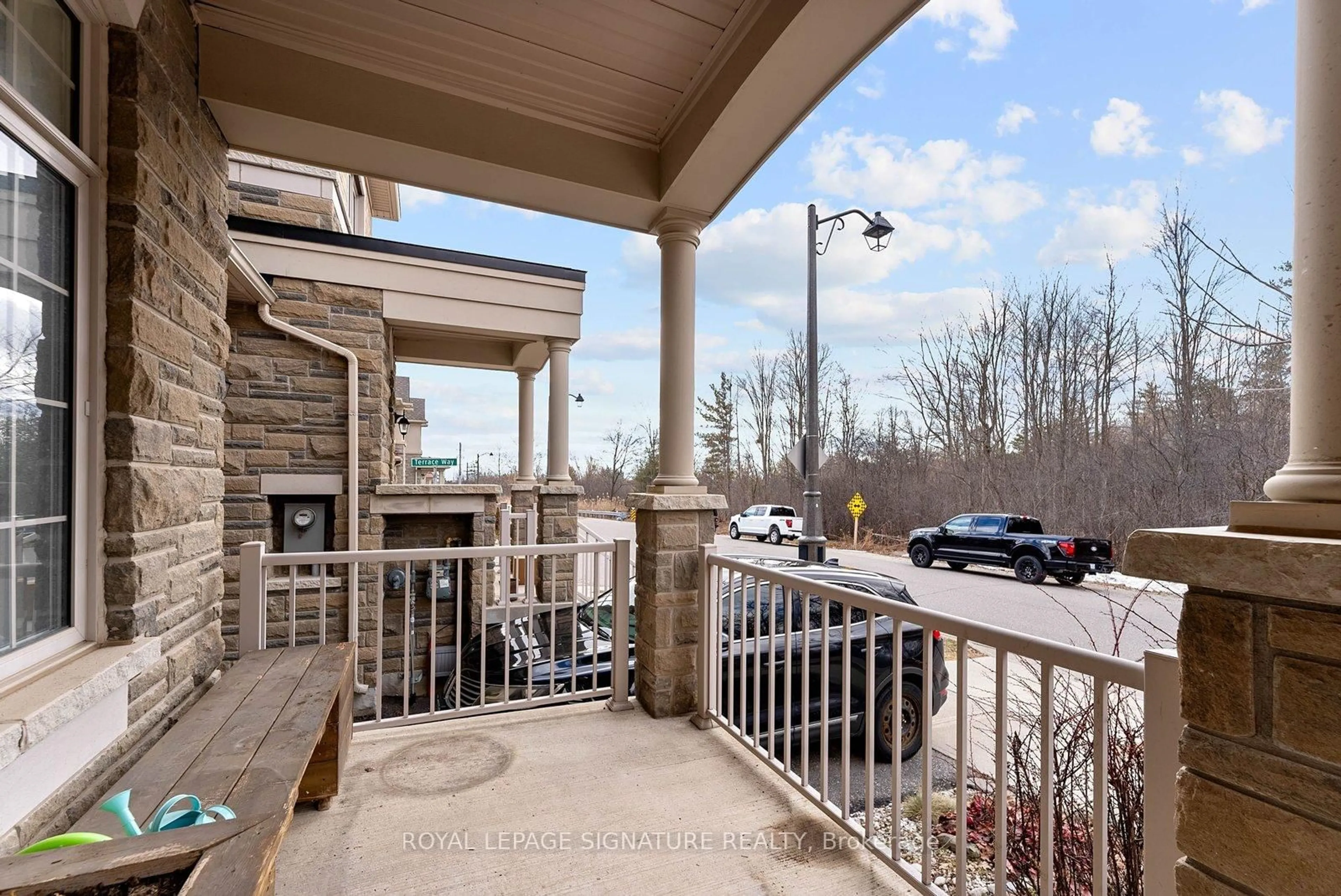 Patio, unknown for 3465 Fourth Line, Oakville Ontario L6M 1N8