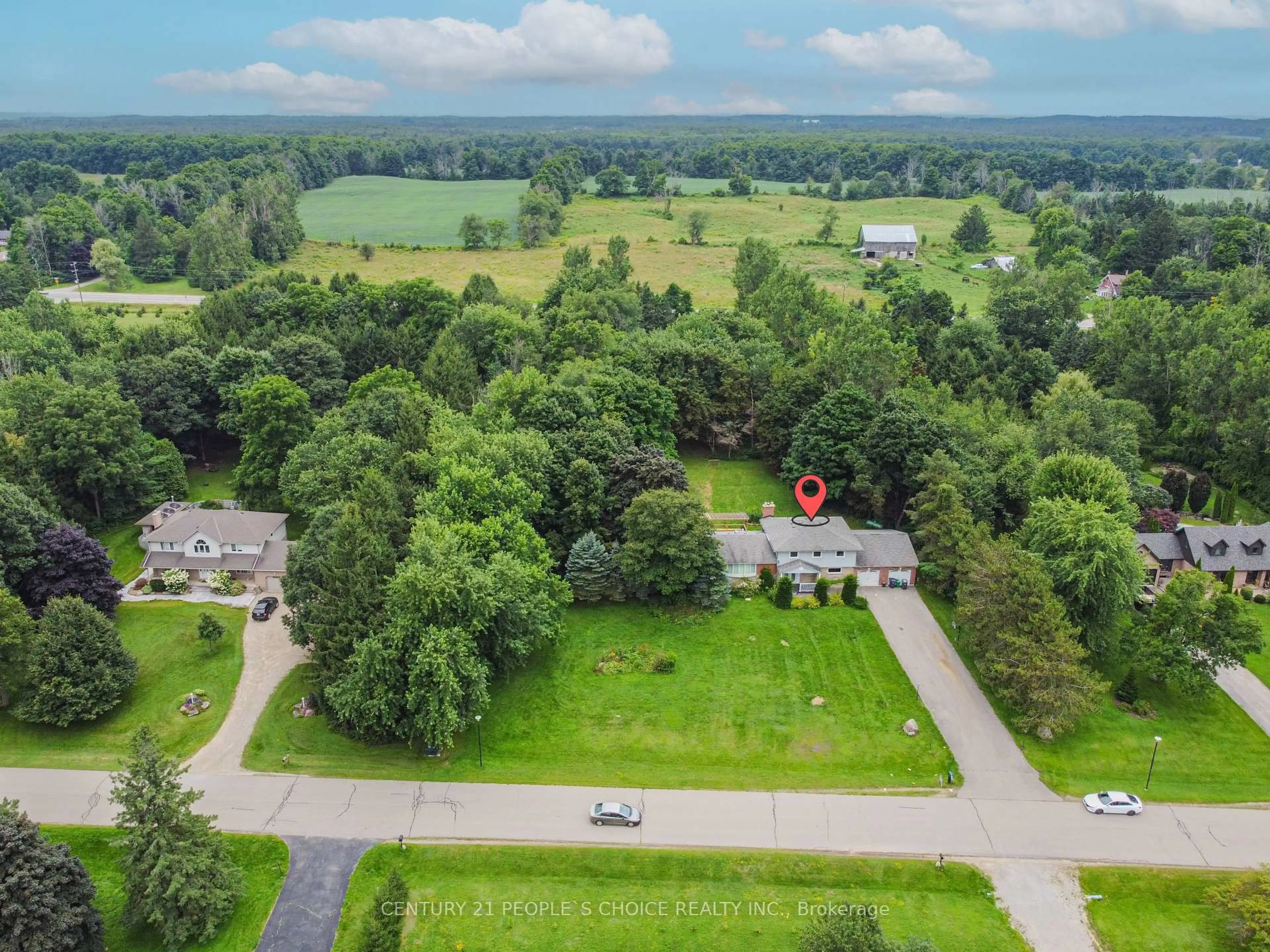 A pic from outside/outdoor area/front of a property/back of a property/a pic from drone, unknown for 8 Glenn Crt, Caledon Ontario L7K 0P2