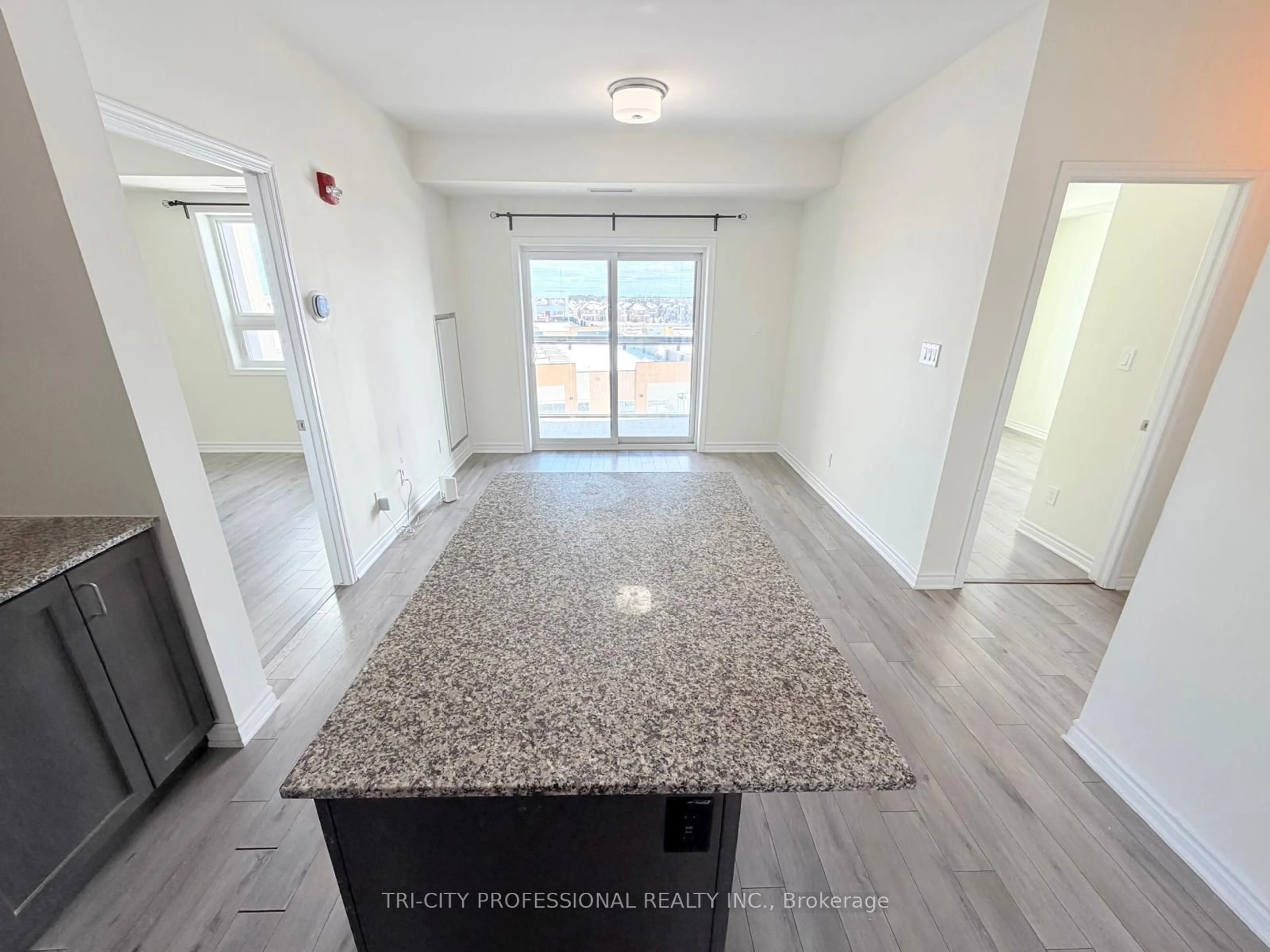 Unknown for 200 lagerfeld Dr #517, Brampton Ontario L7A 0H8