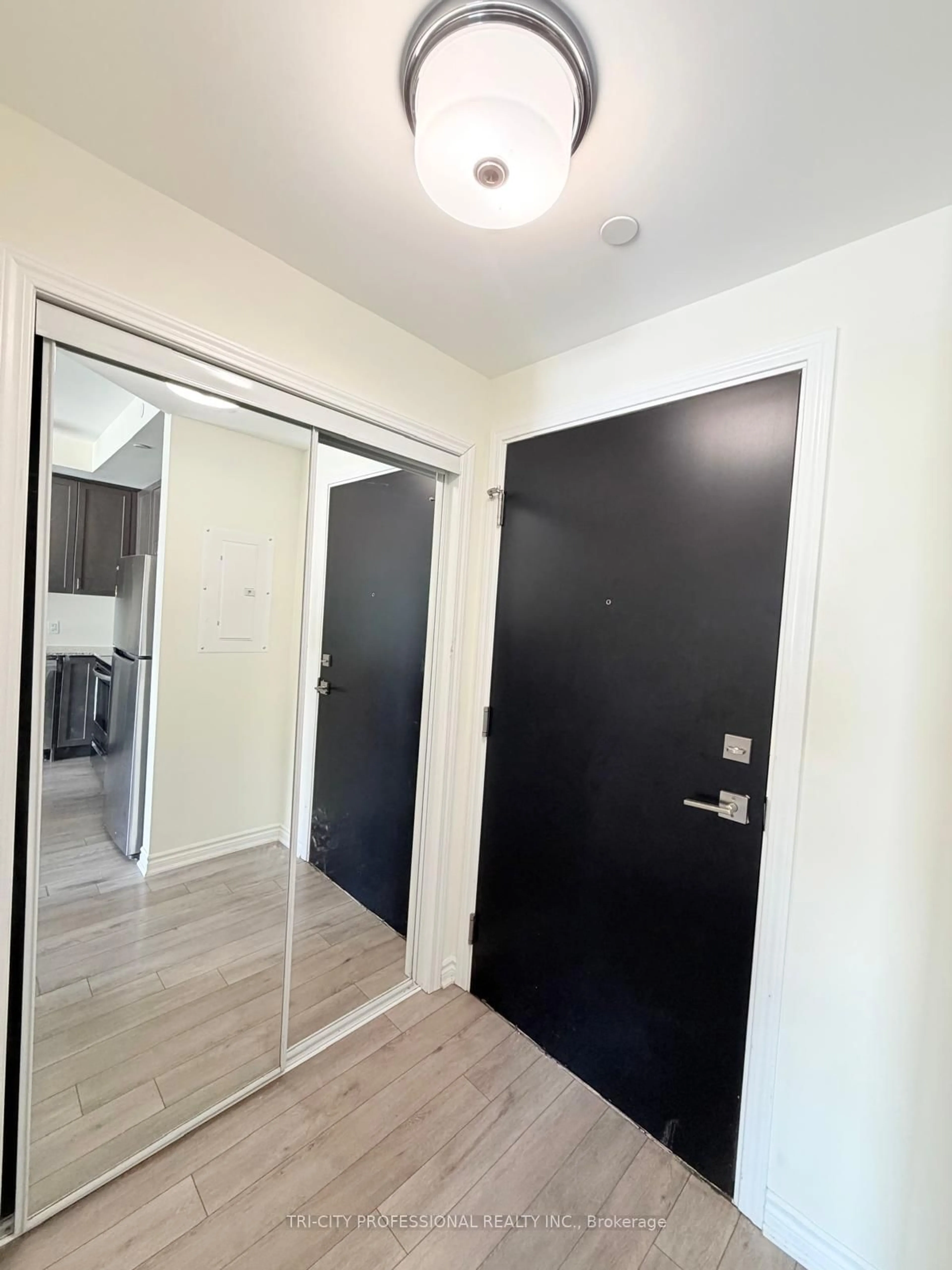 Unknown for 200 lagerfeld Dr #517, Brampton Ontario L7A 0H8