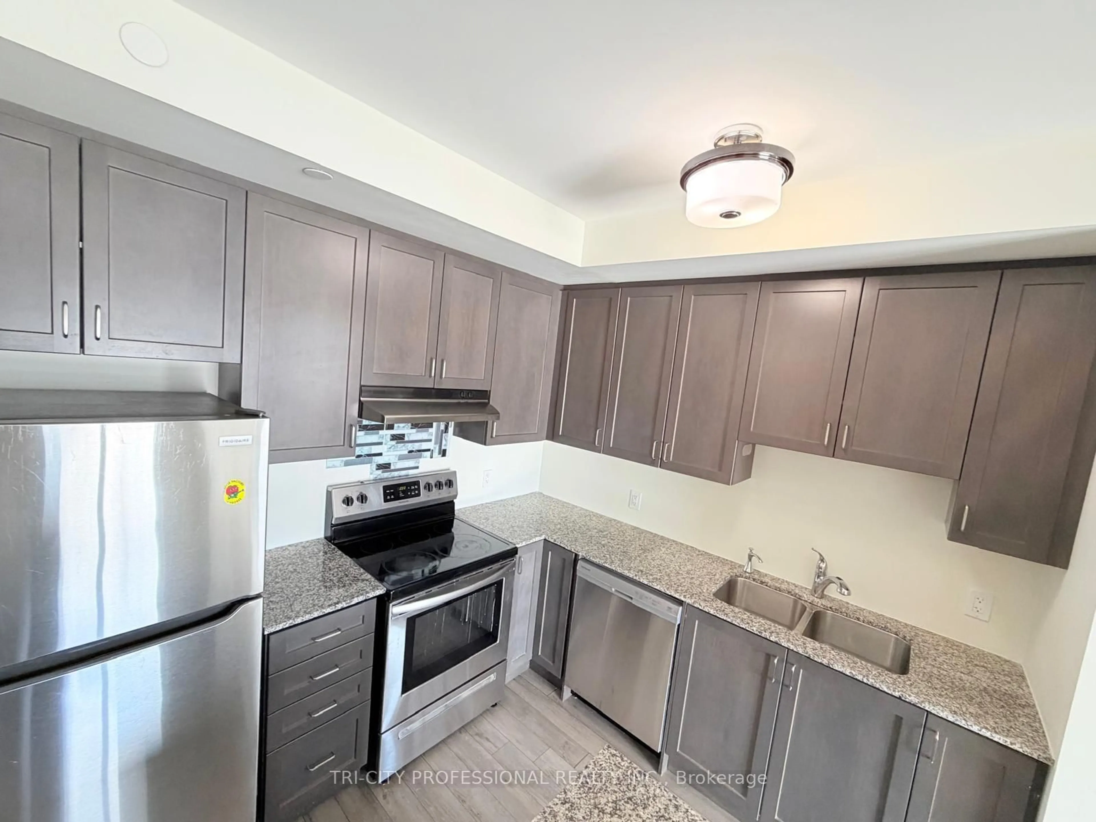 Standard kitchen, unknown for 200 lagerfeld Dr #517, Brampton Ontario L7A 0H8