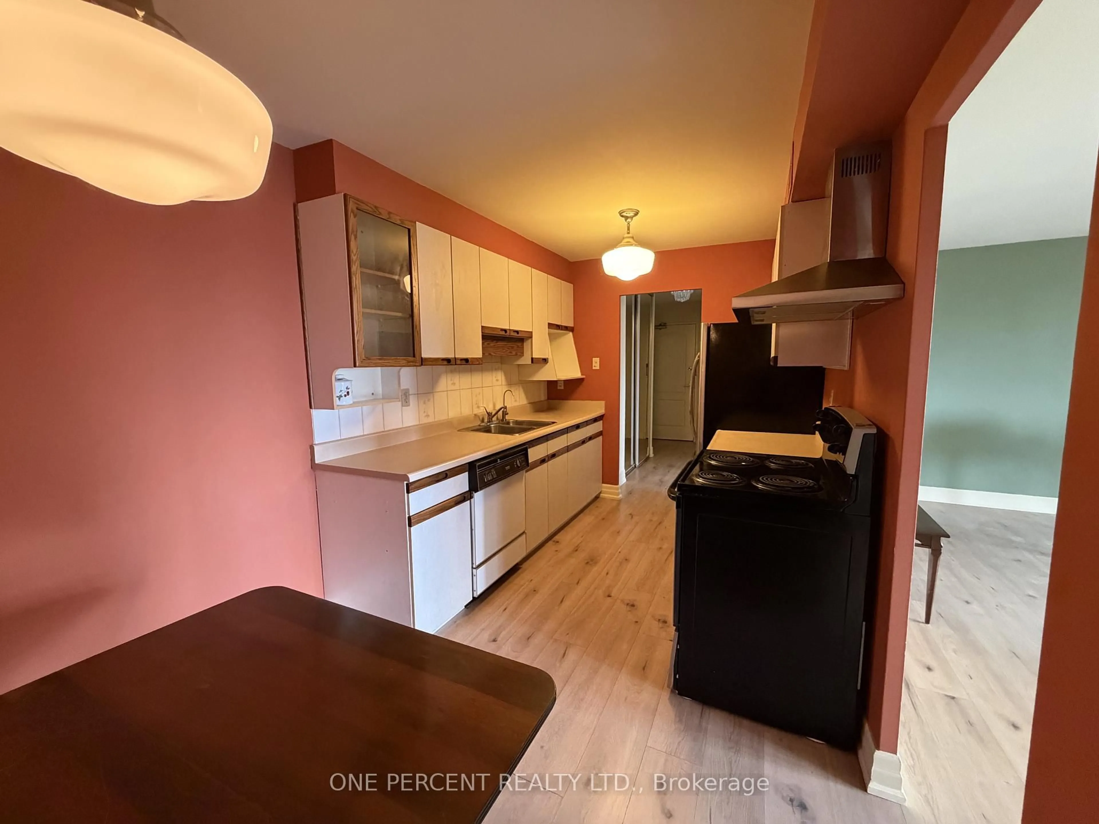 Standard kitchen, unknown for 61 Richview Rd #1402, Toronto Ontario M9A 4M8